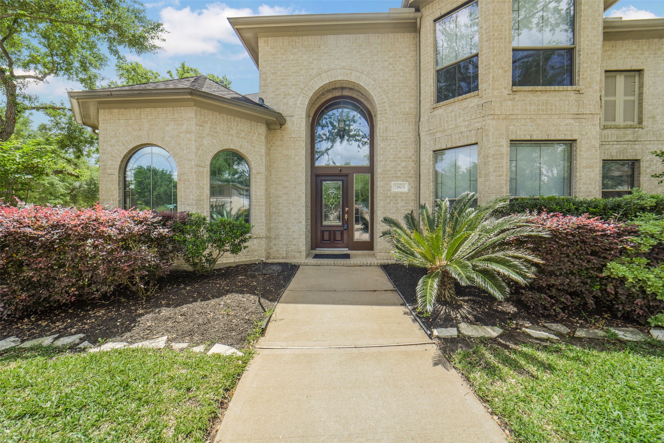 Listing photo 1