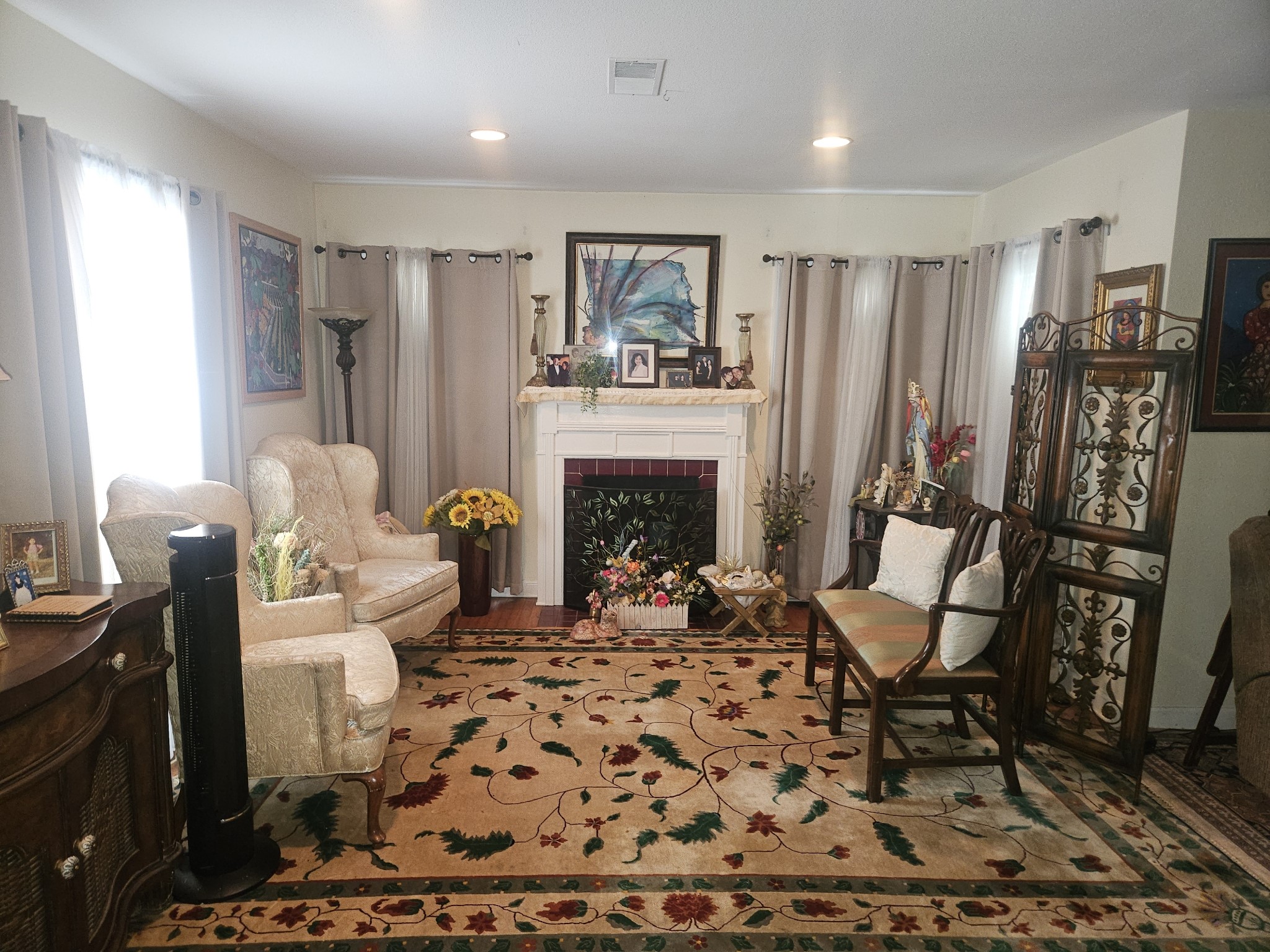 Listing photo 2
