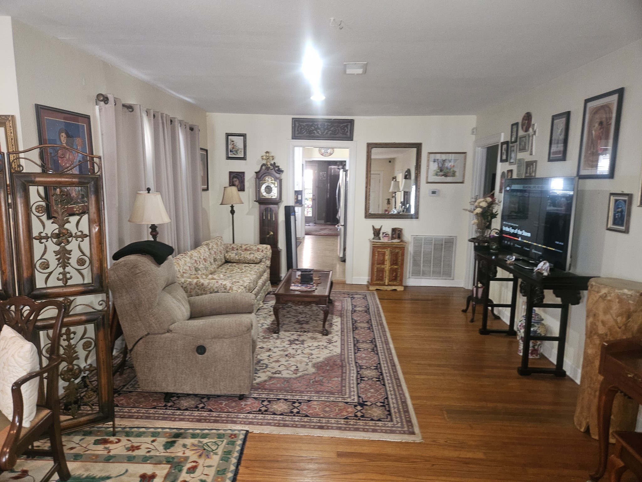 Listing photo 4