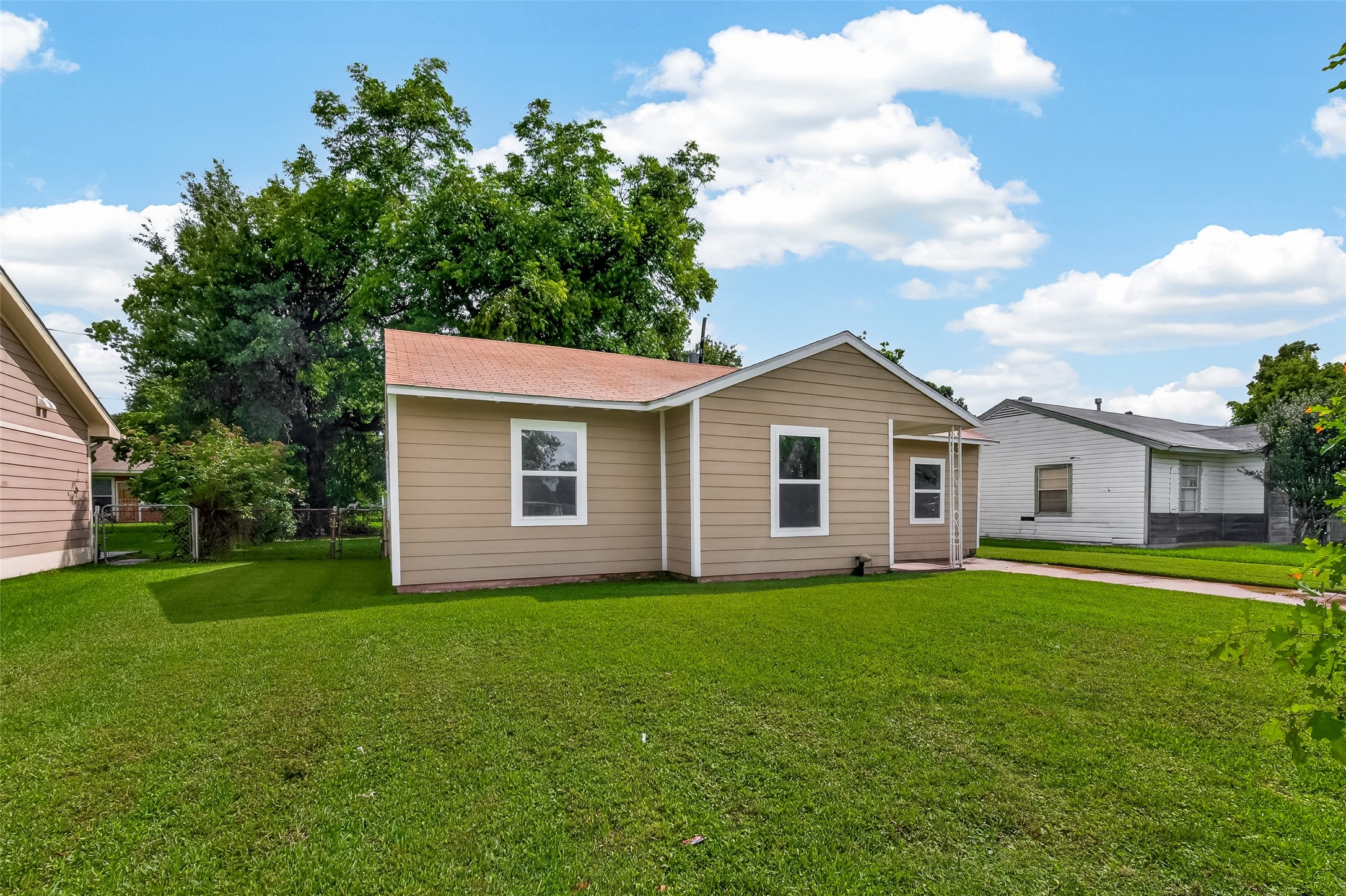 Listing photo 1