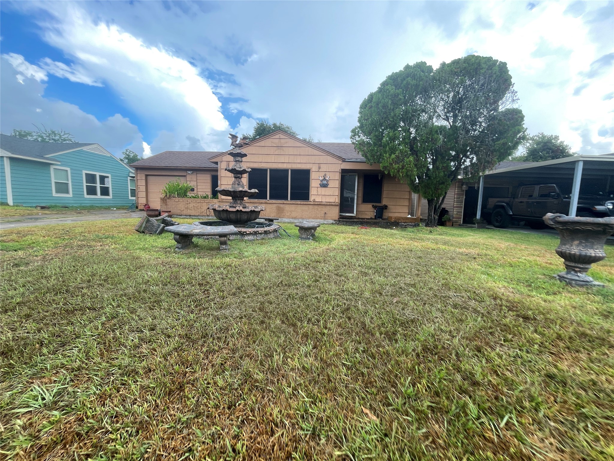 Listing photo 1