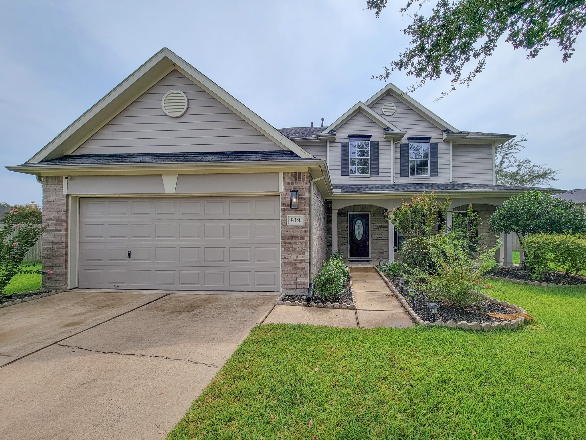Listing photo 1