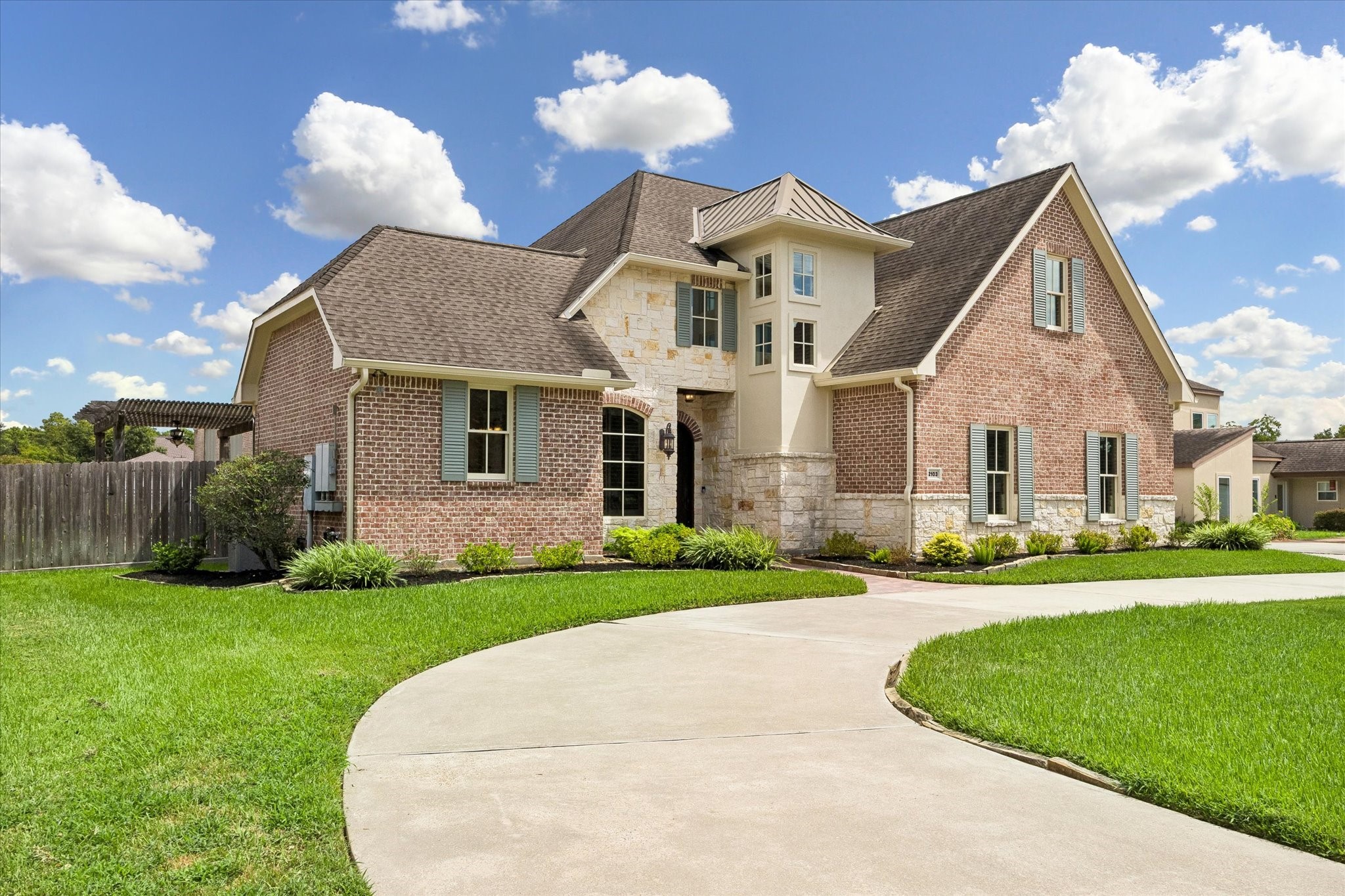 Listing photo 1