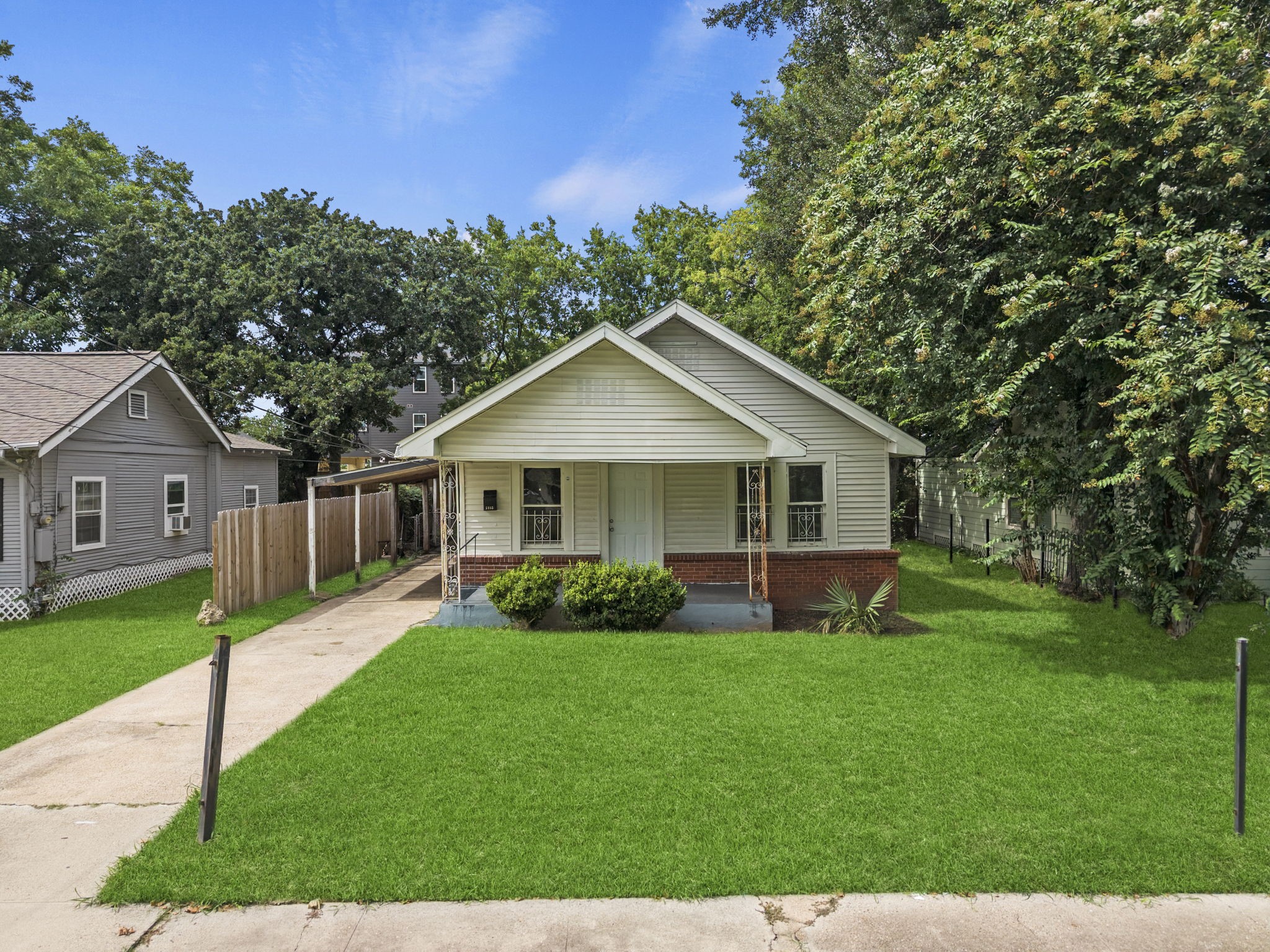 Listing photo 1