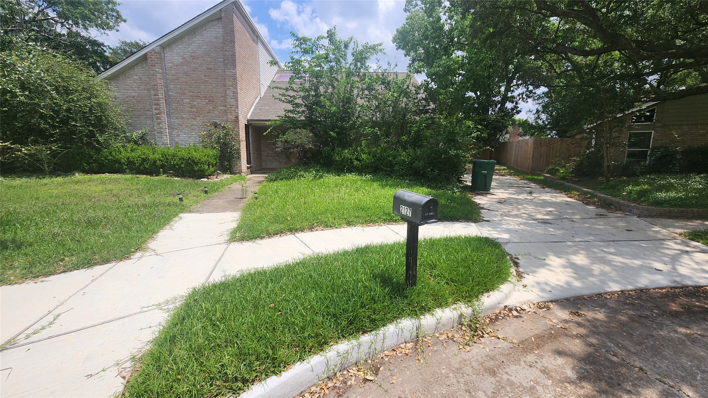 Listing photo 3