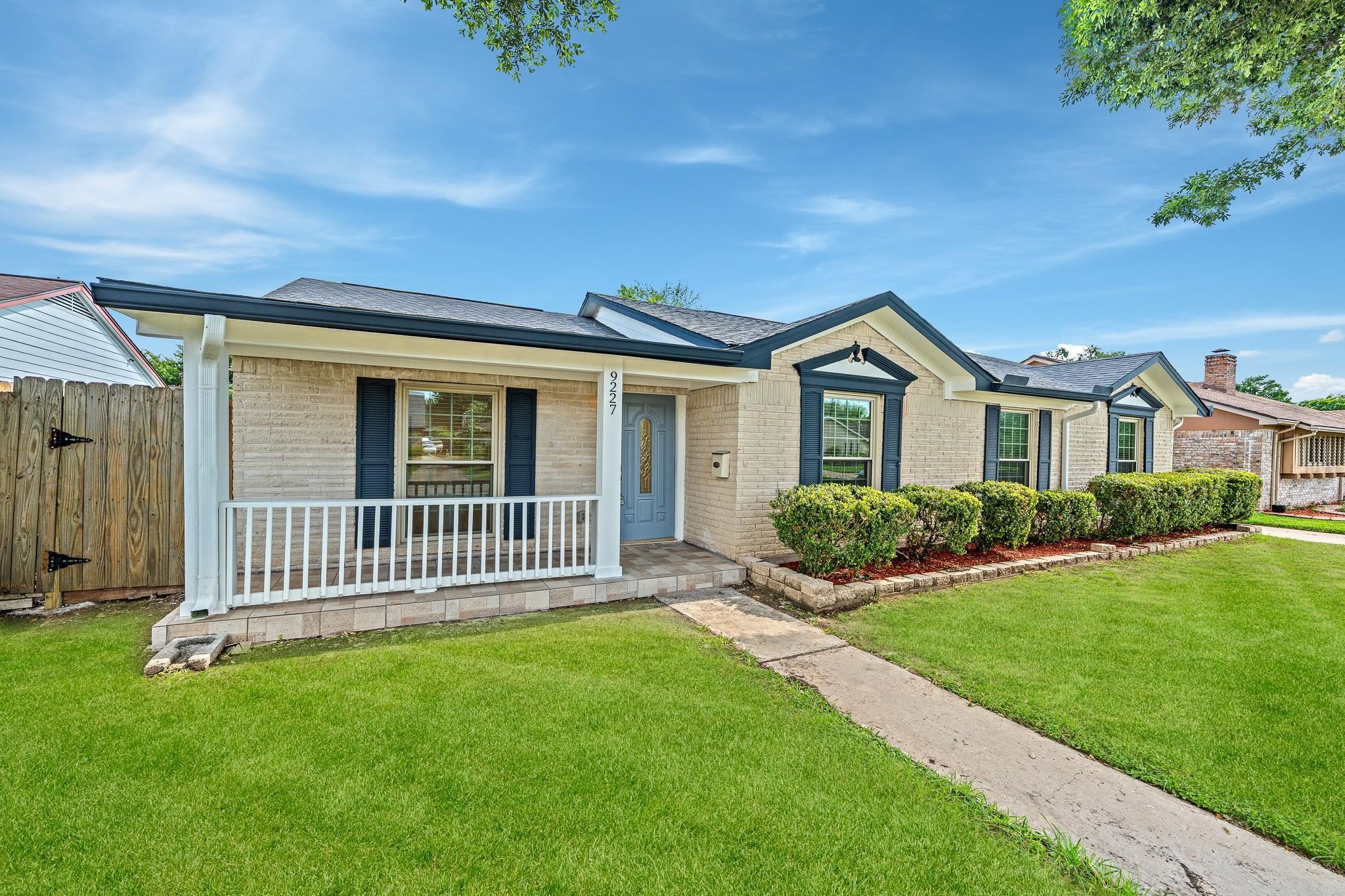 Listing photo 2