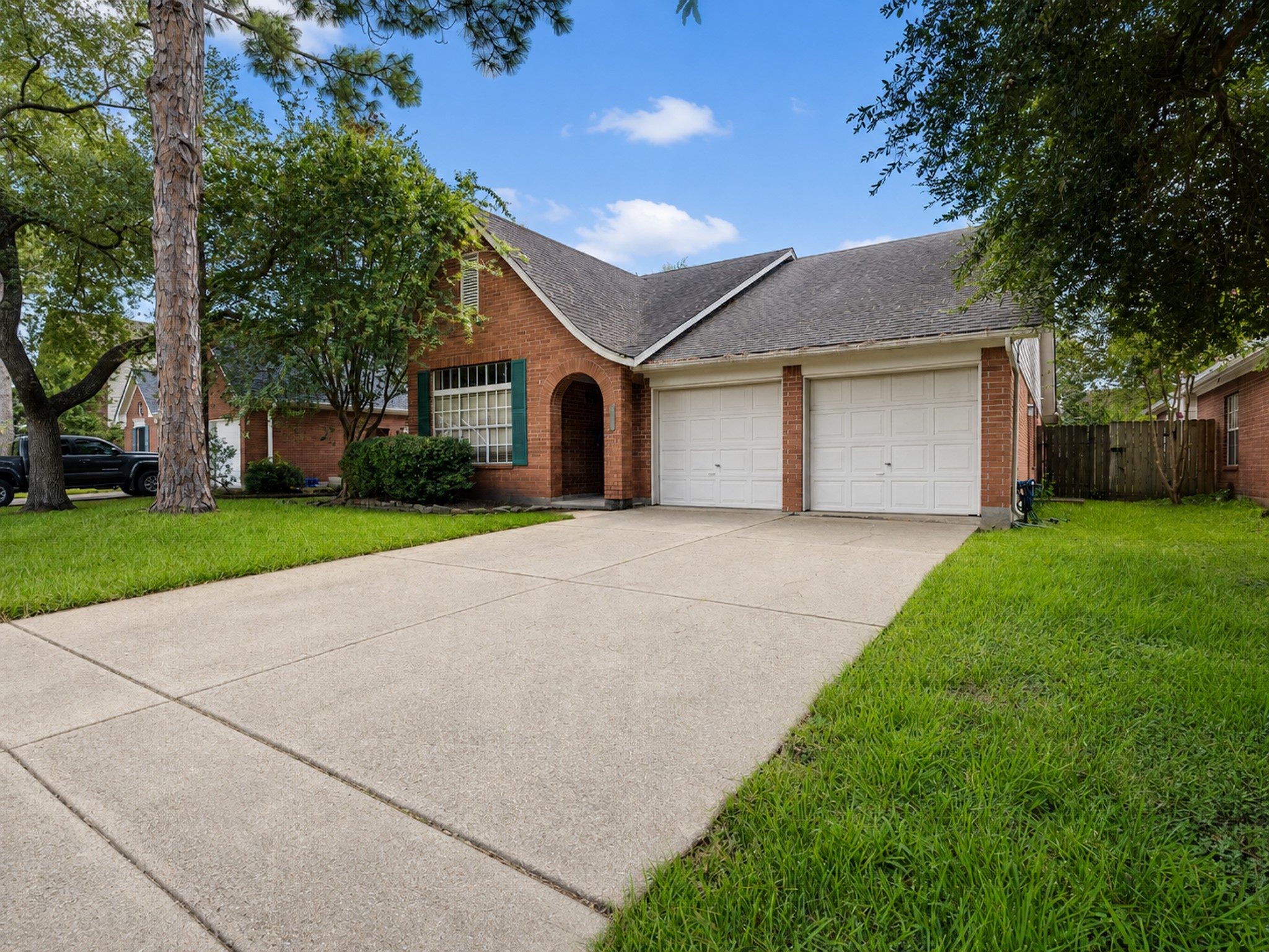 Listing photo 1