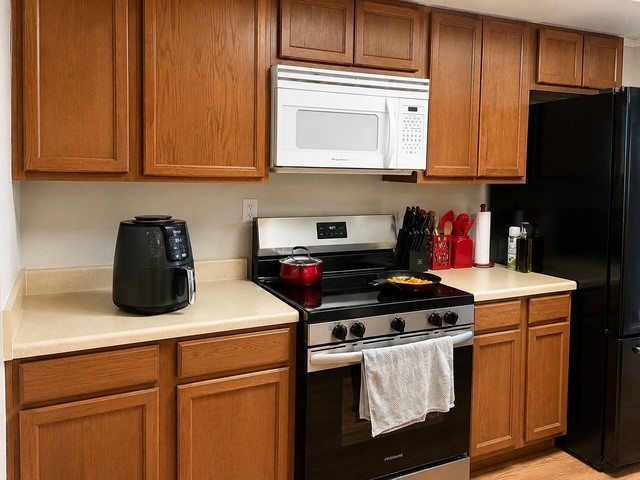 Listing photo 3
