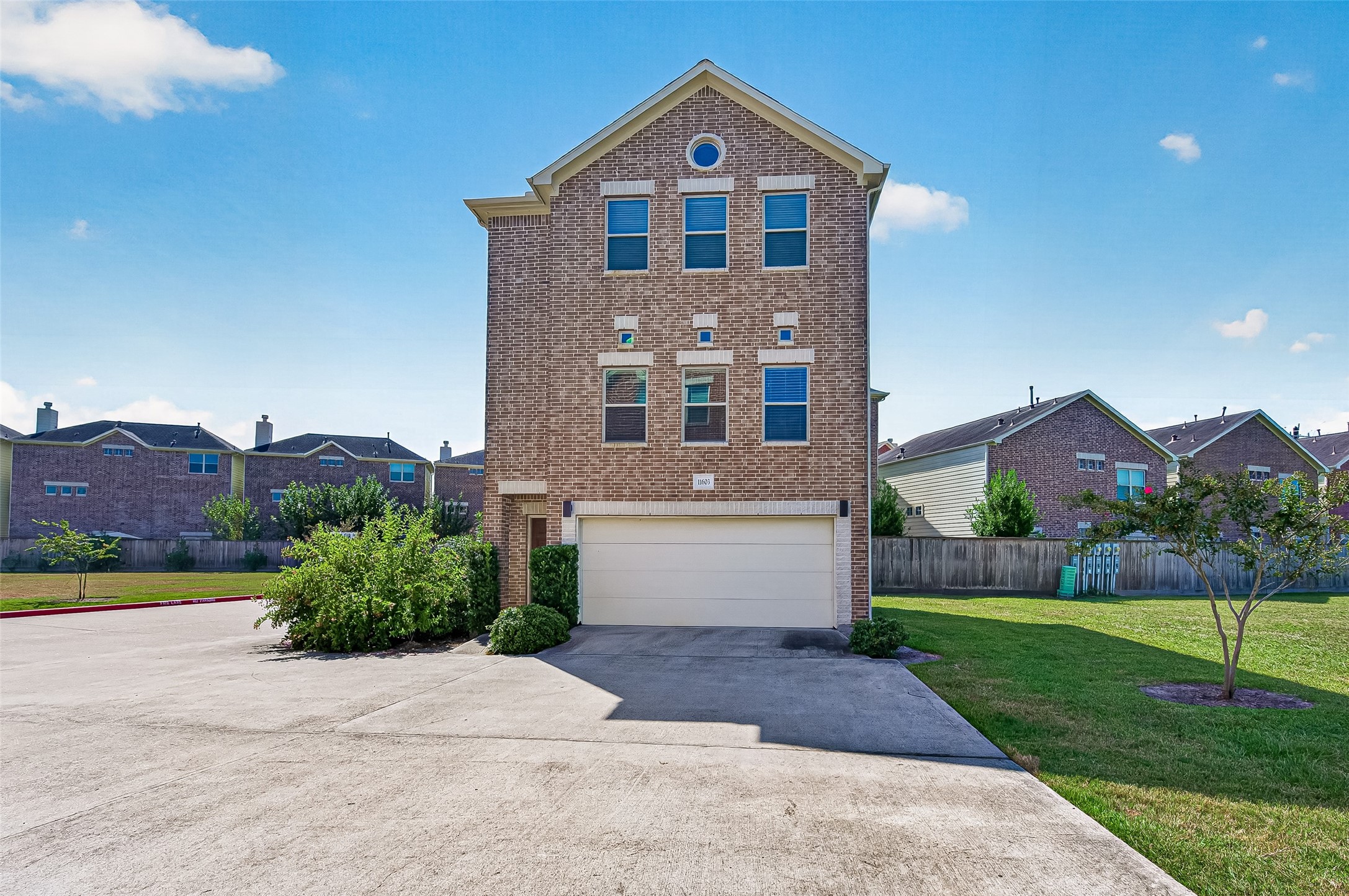 Listing photo 1