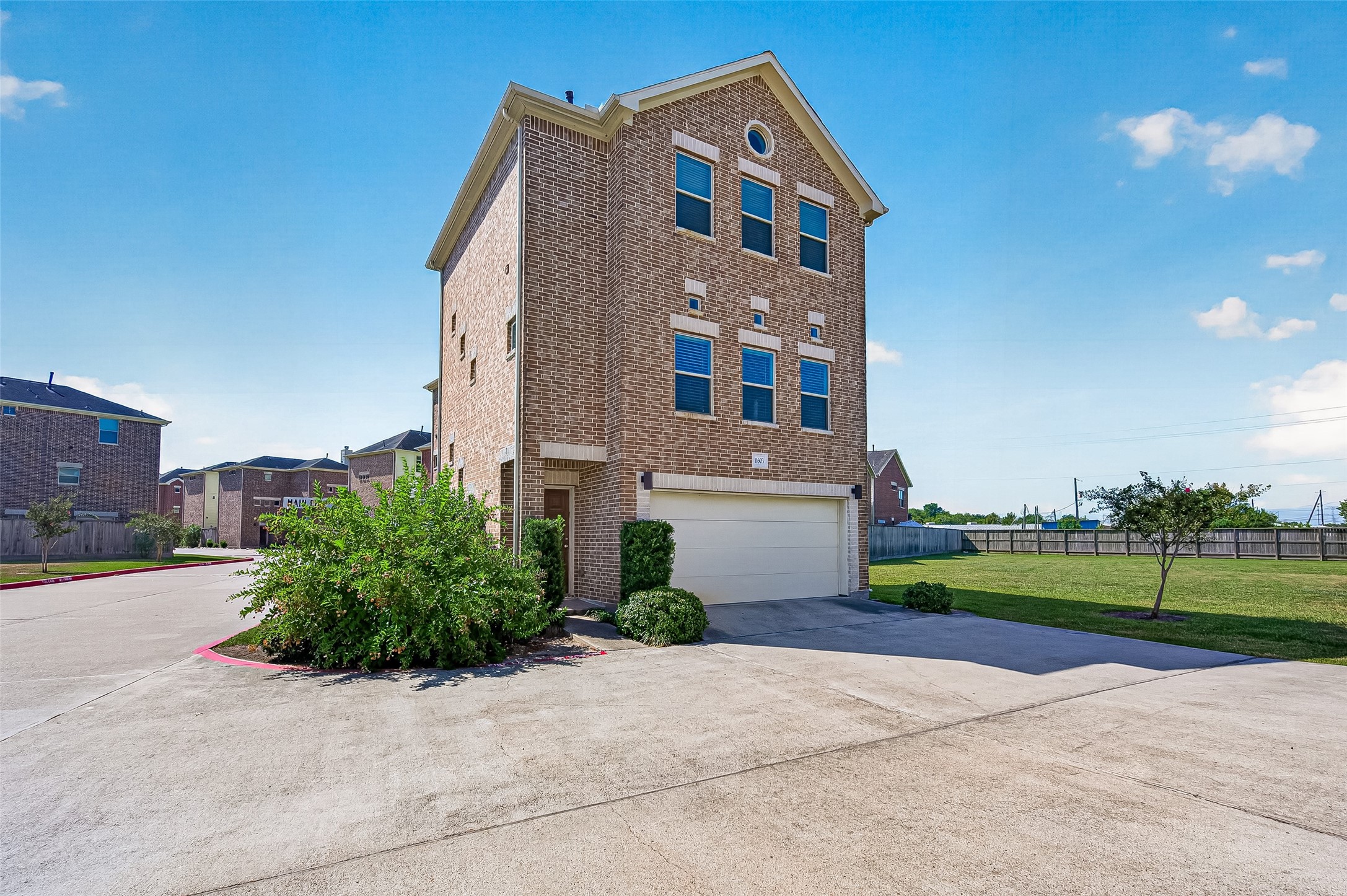 Listing photo 1