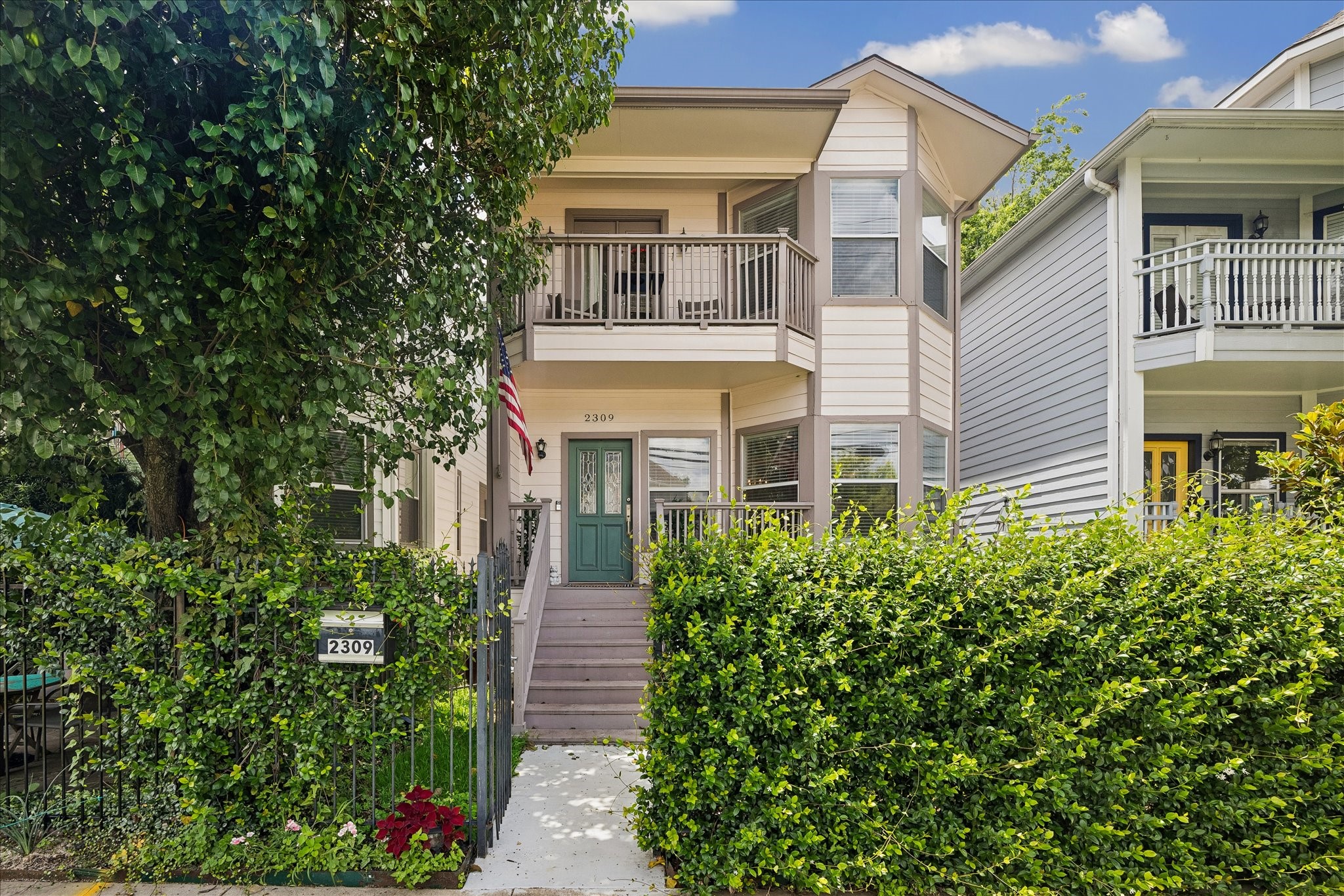 Listing photo 1