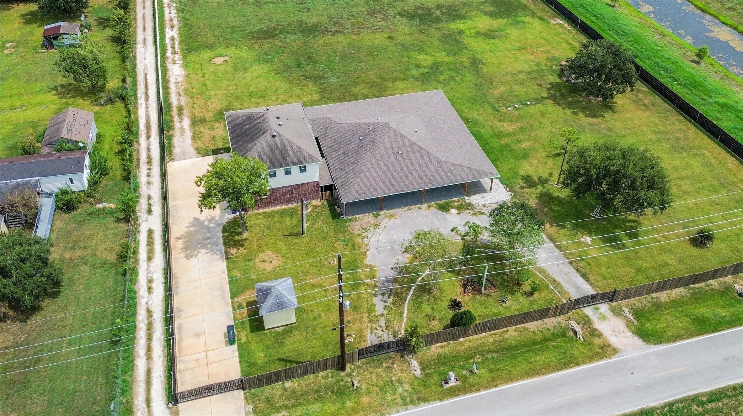 Listing photo 3