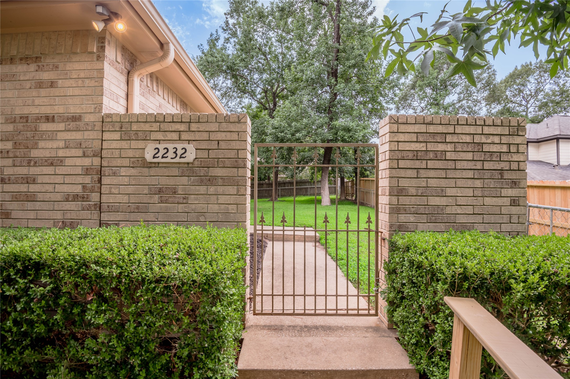 Listing photo 1
