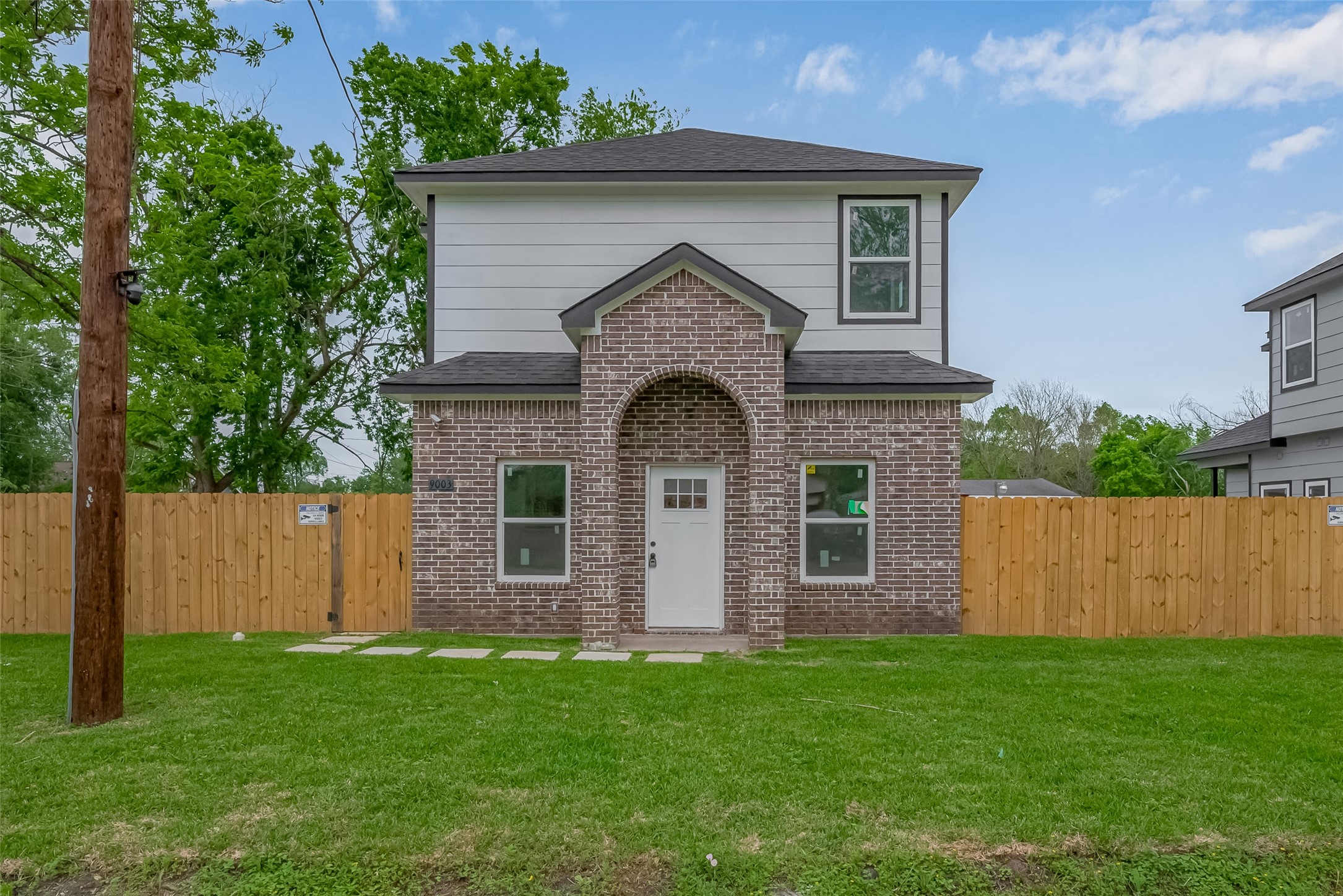 Listing photo 1