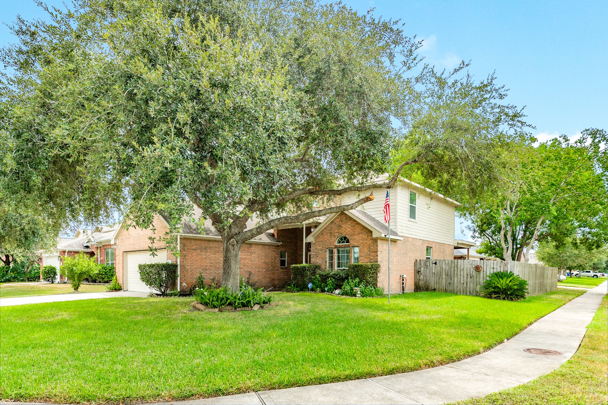 Listing photo 1