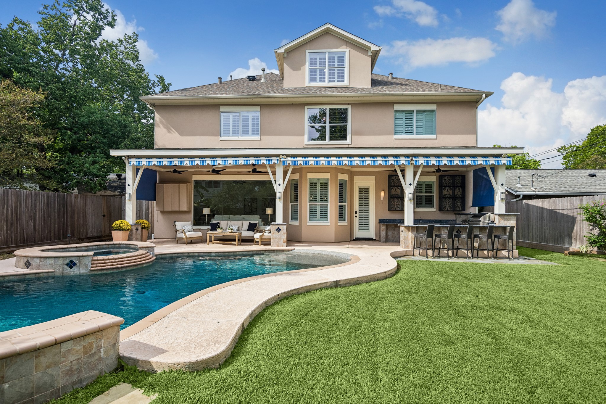 Listing photo 4