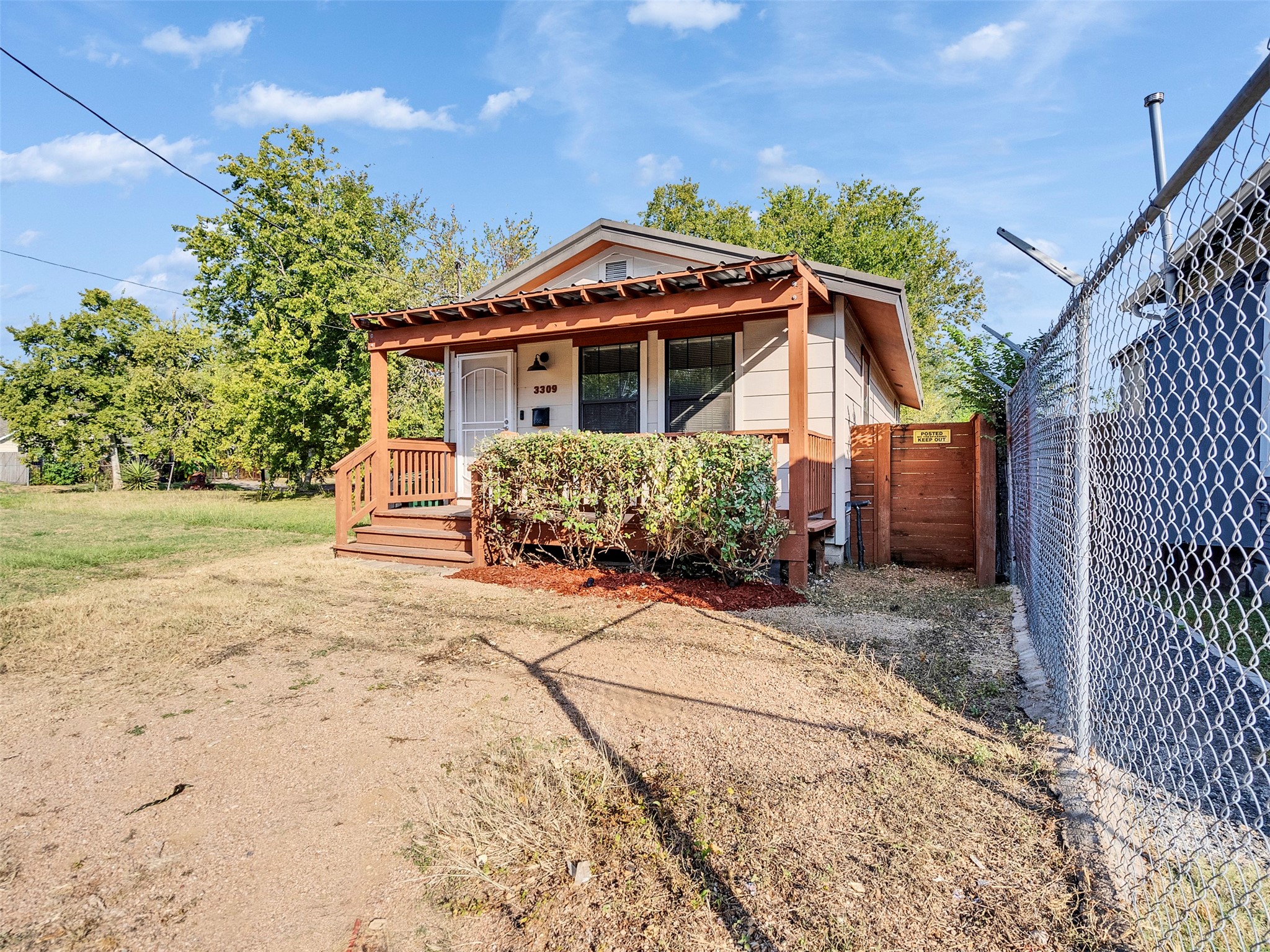 Listing photo 3