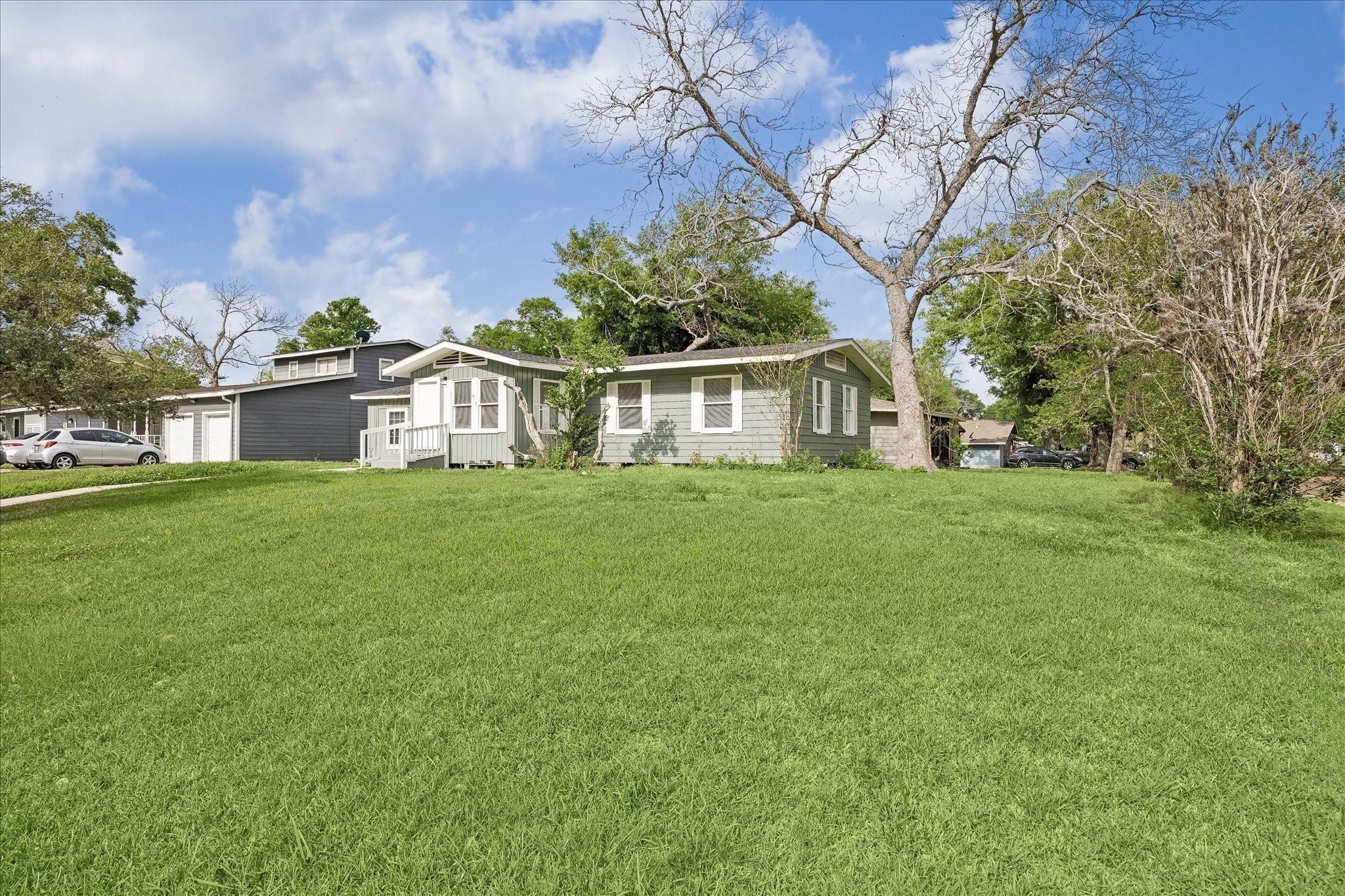 Listing photo 1