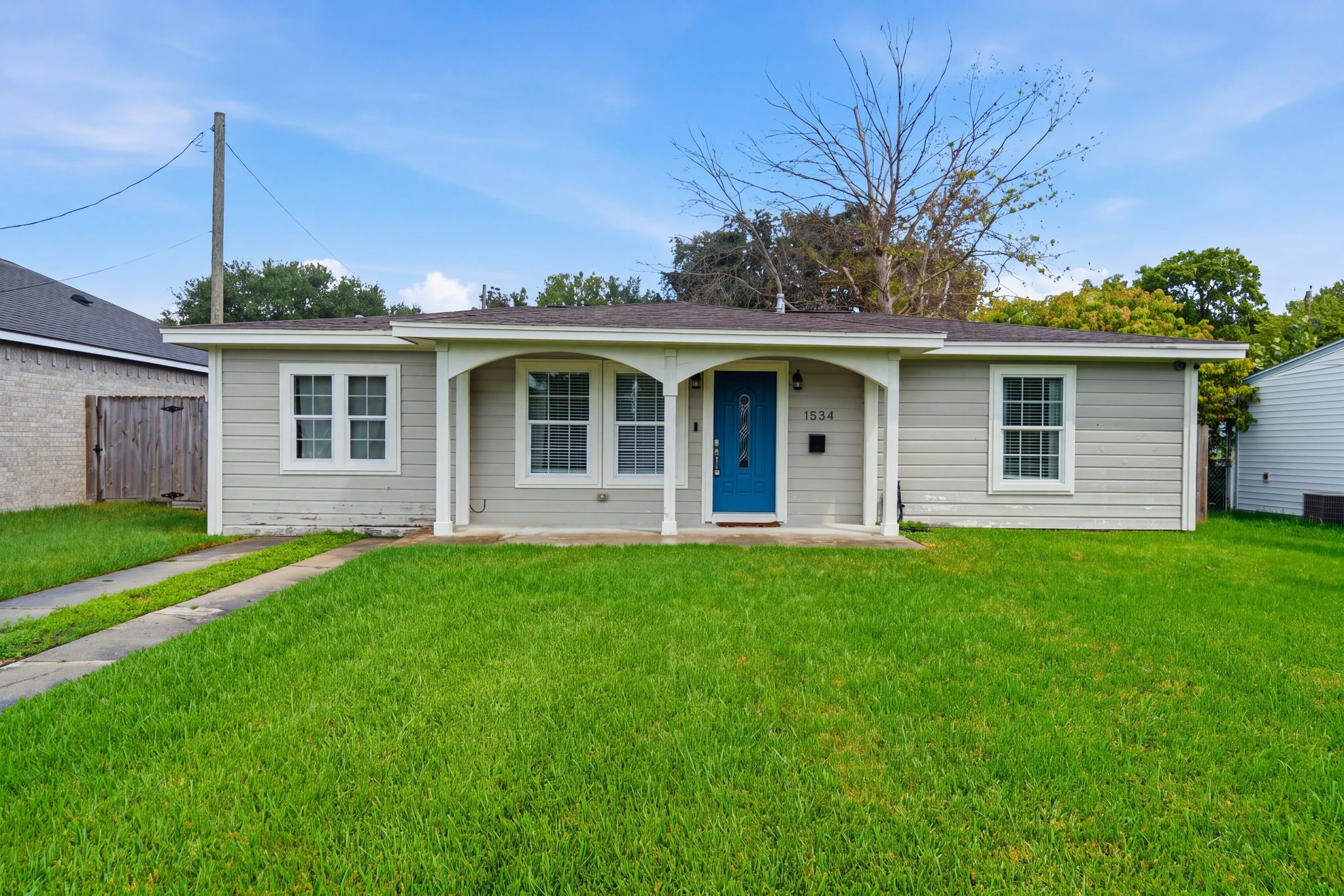 Listing photo 1