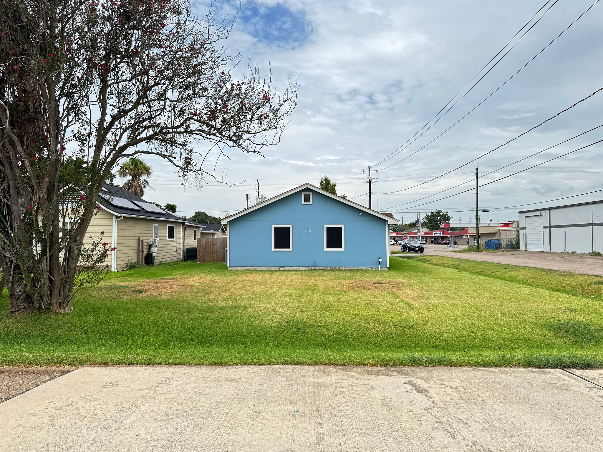 Listing photo 1