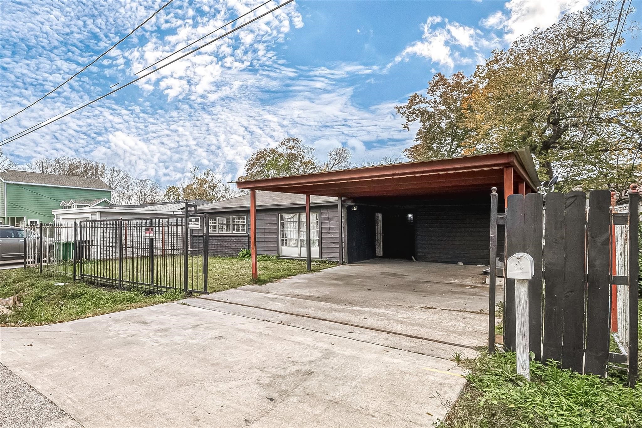 Listing photo 1