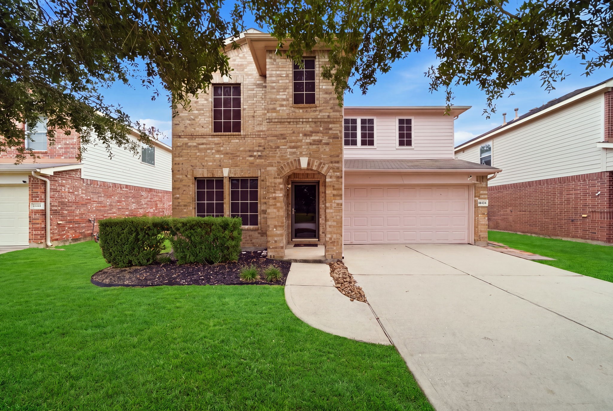 Listing photo 1