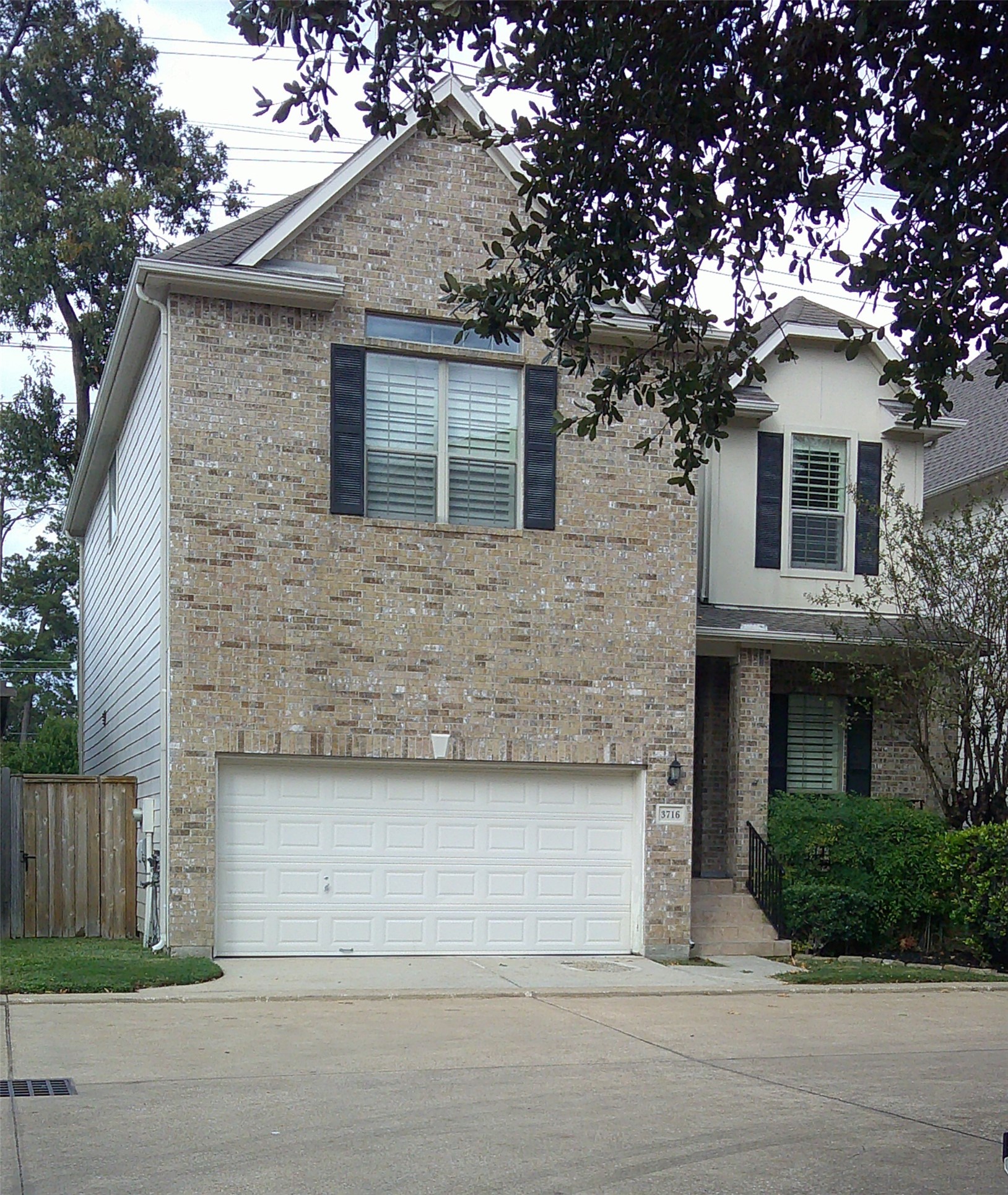 Listing photo 1