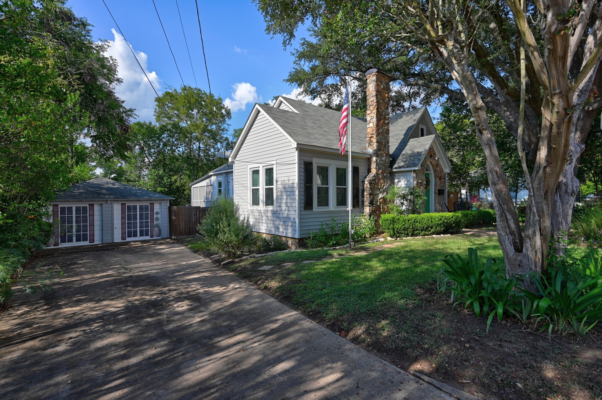 Listing photo 3