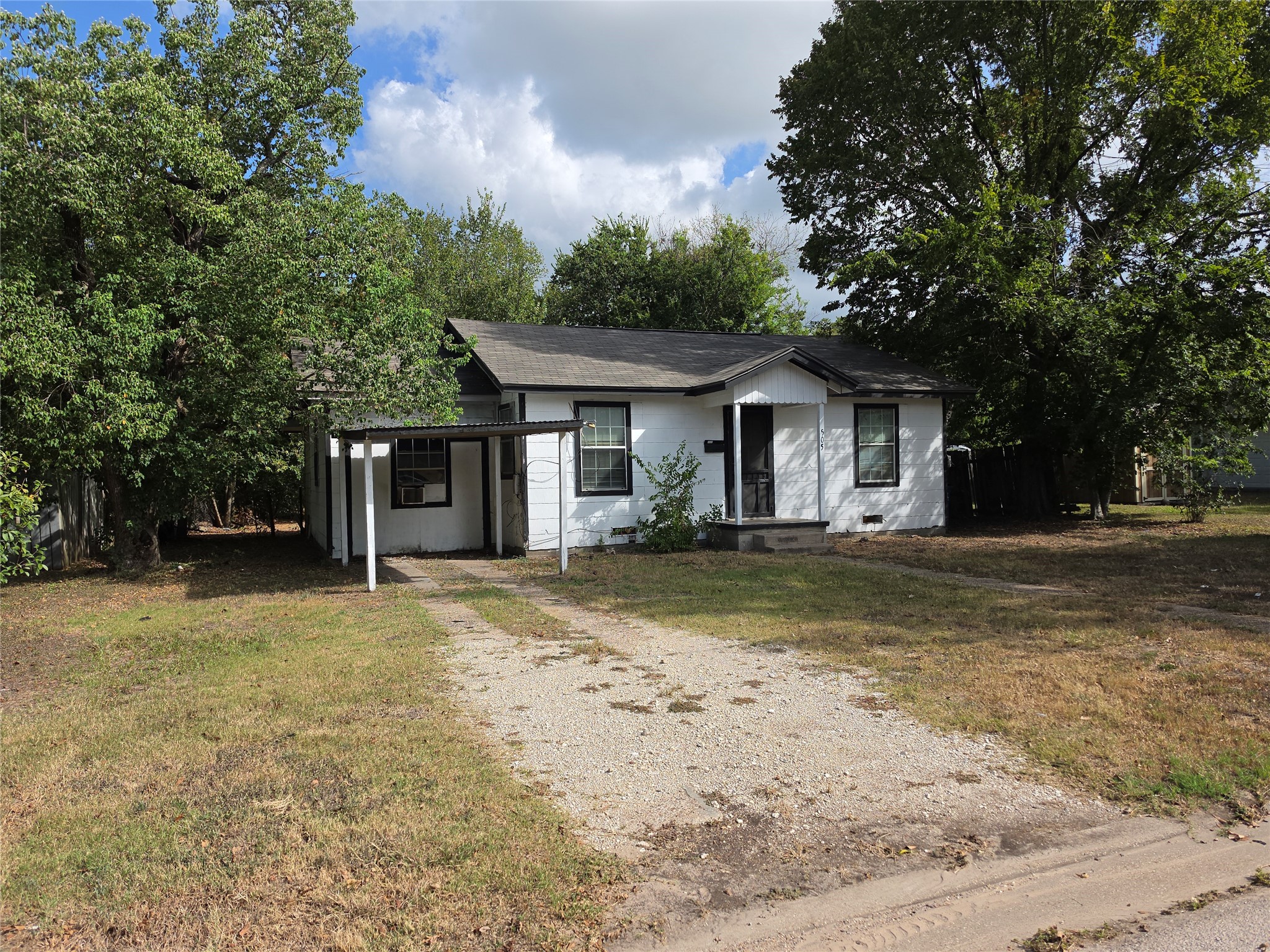 Listing photo 1