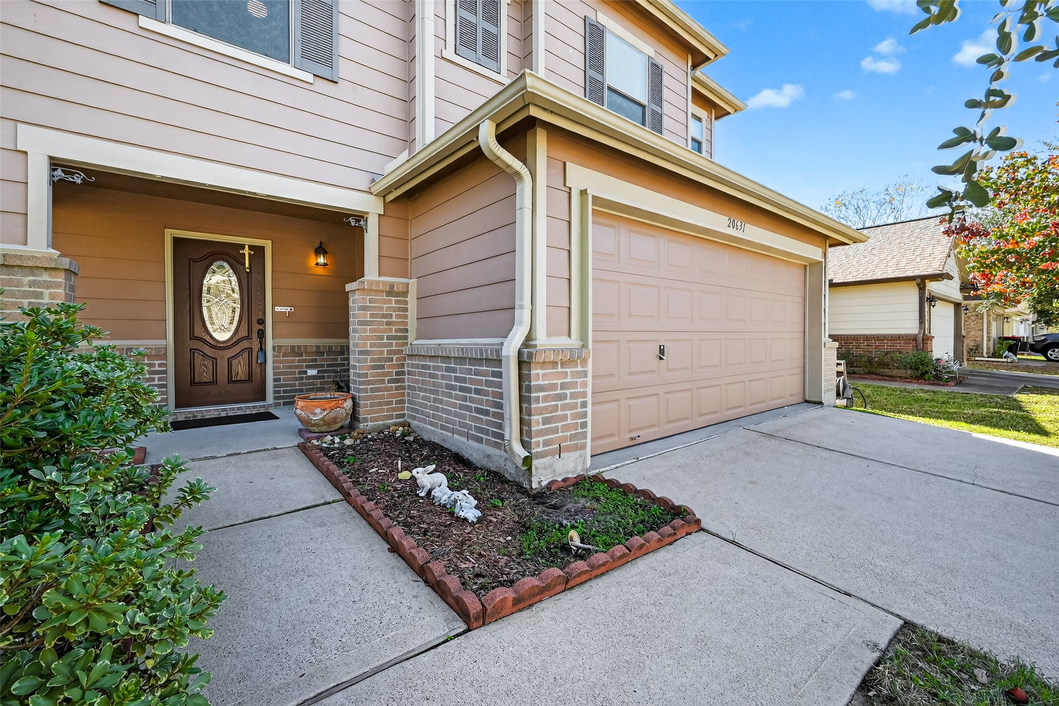 Listing photo 1