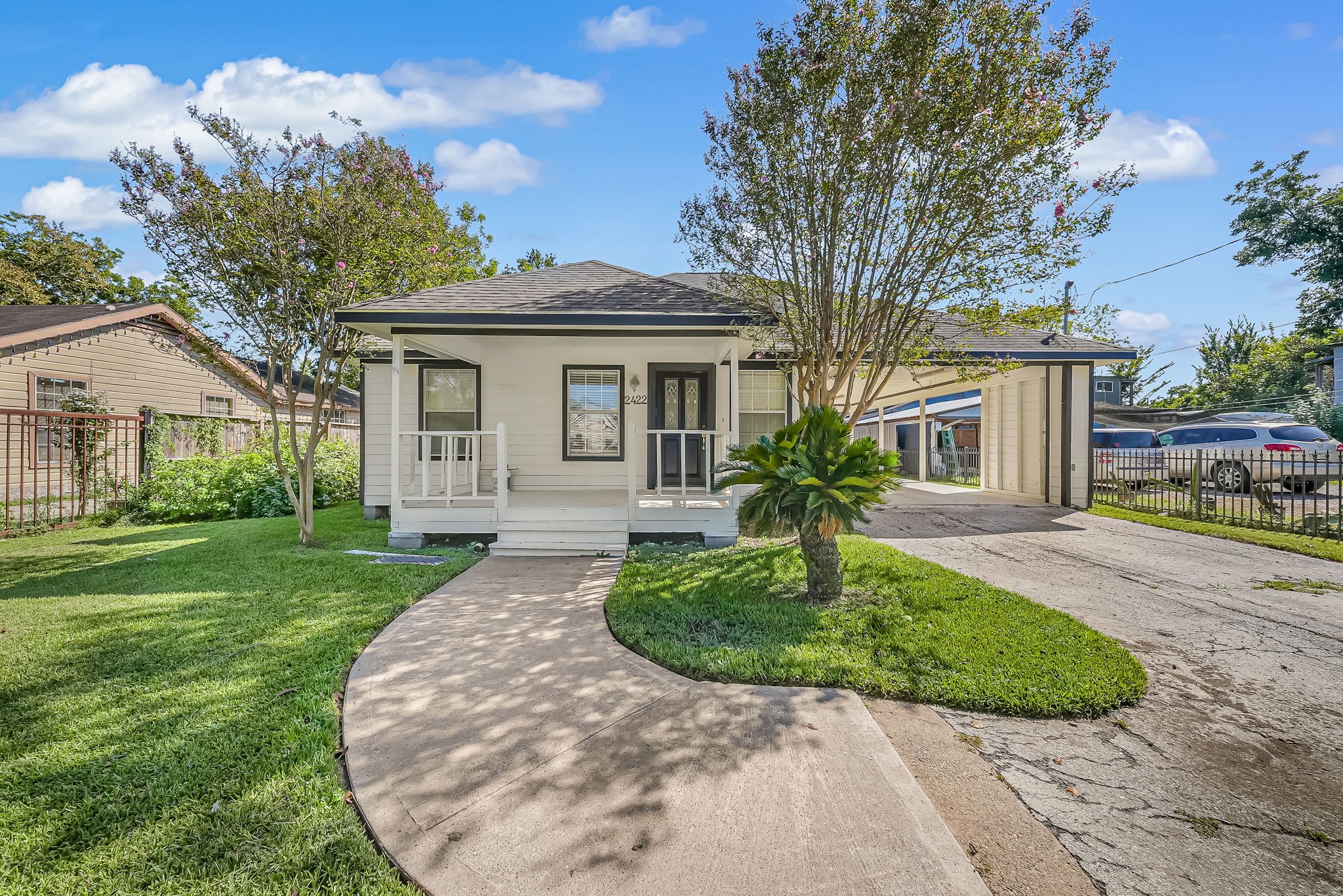 Listing photo 1