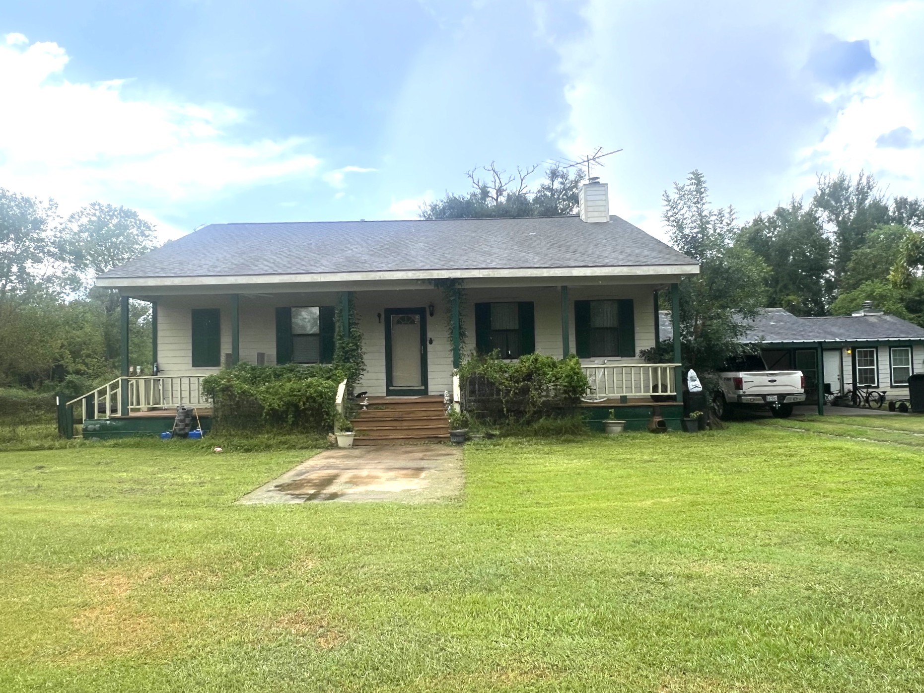 Listing photo 2
