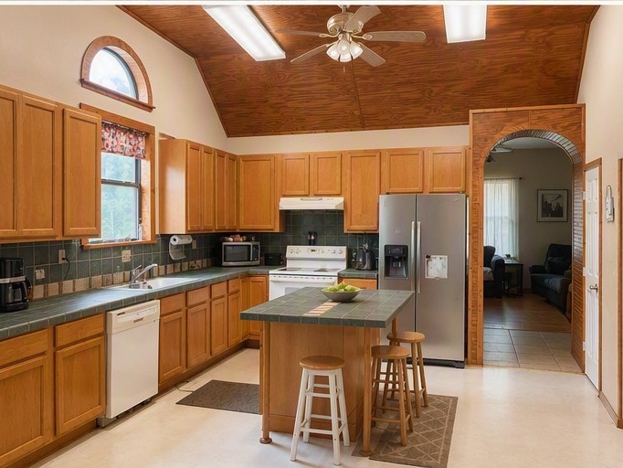 Listing photo 1