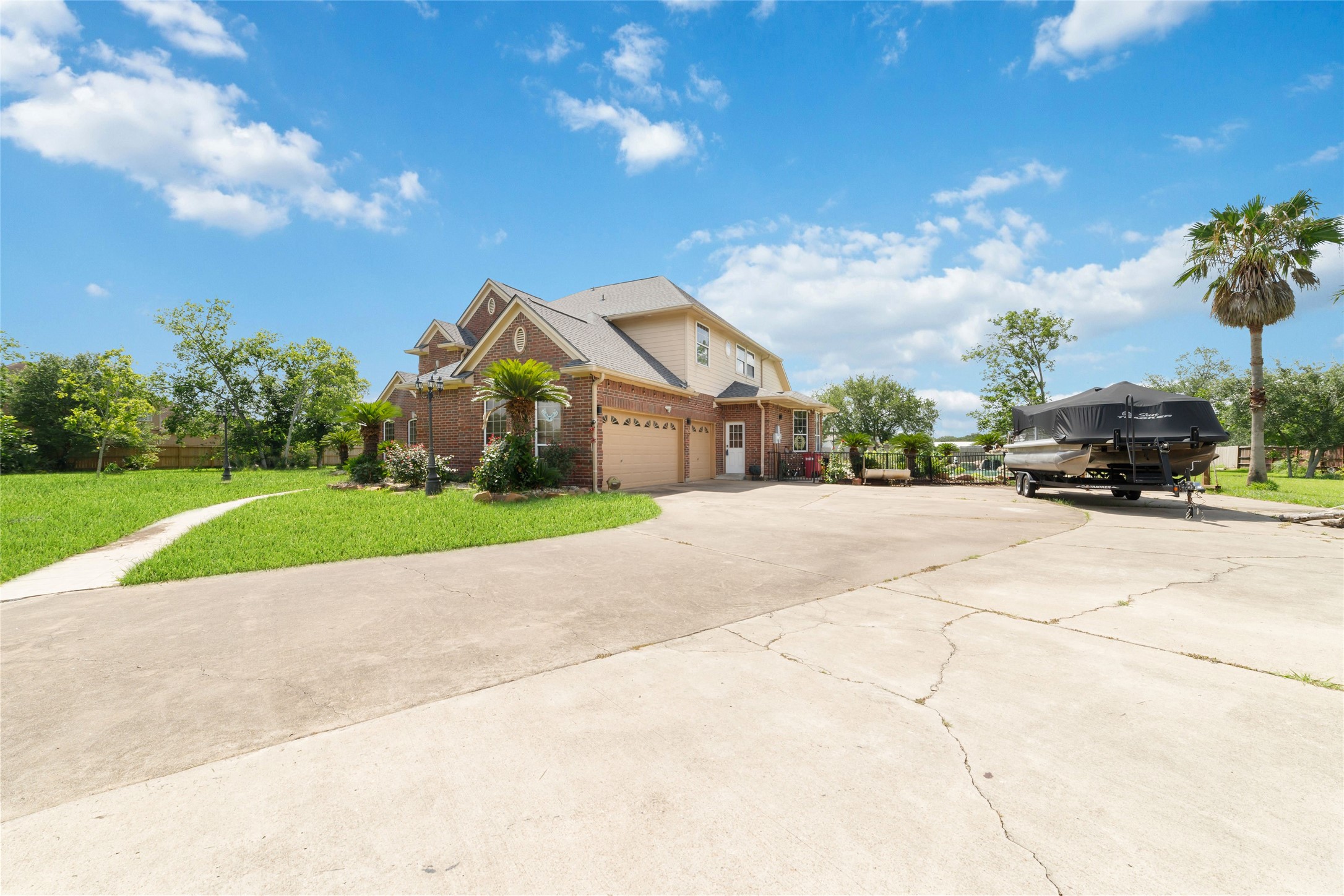 Listing photo 1