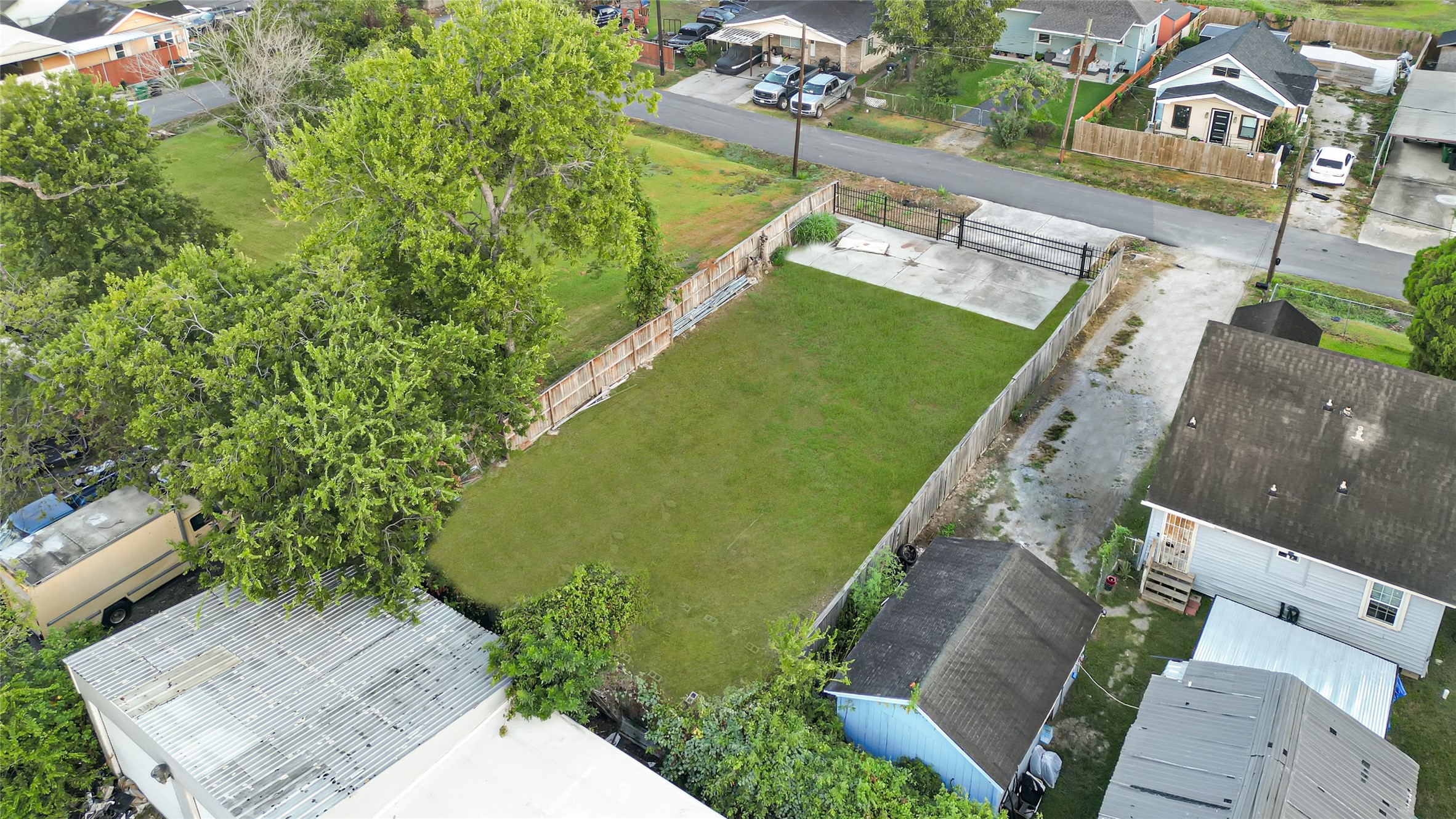 Listing photo 5