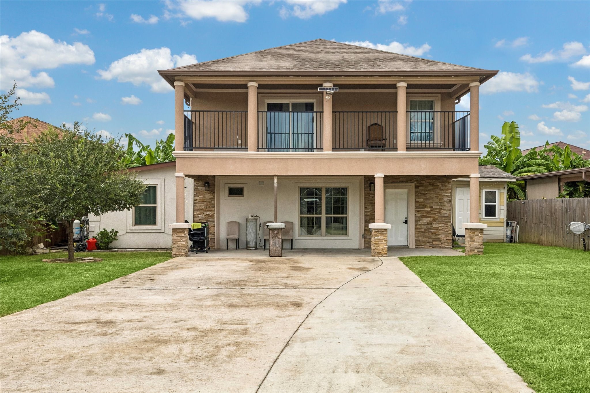 Listing photo 1