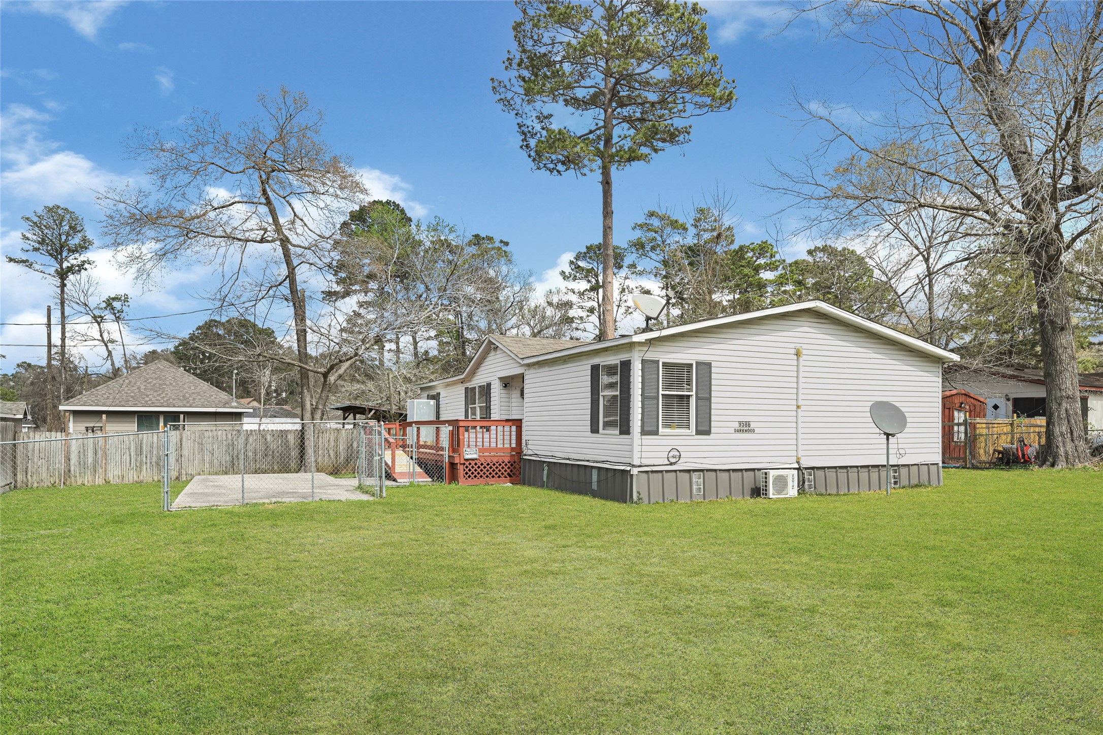 Listing photo 1