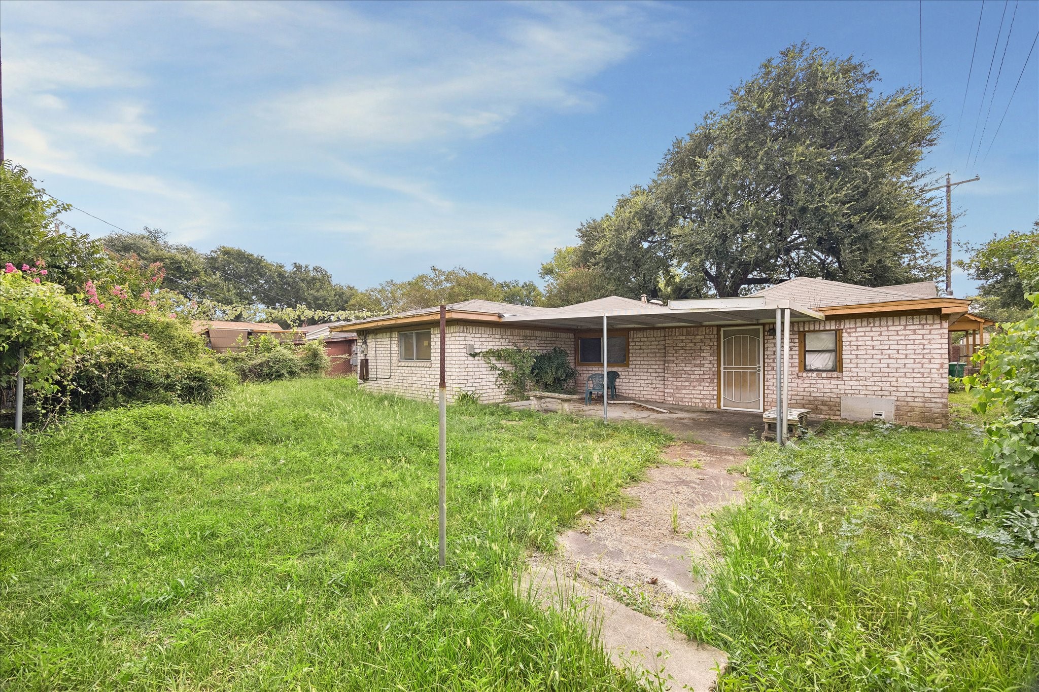 Listing photo 1