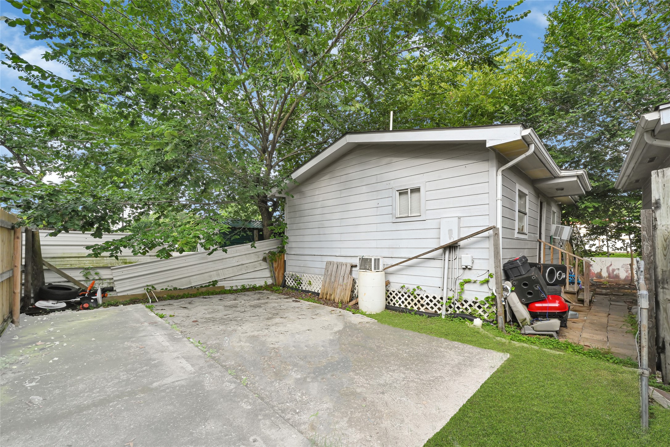 Listing photo 5