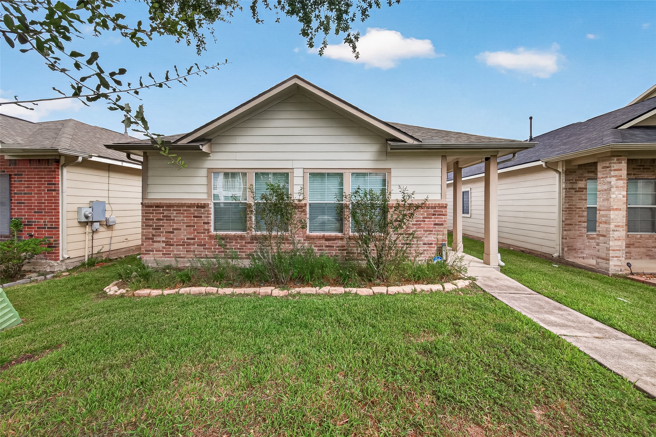 Listing photo 1