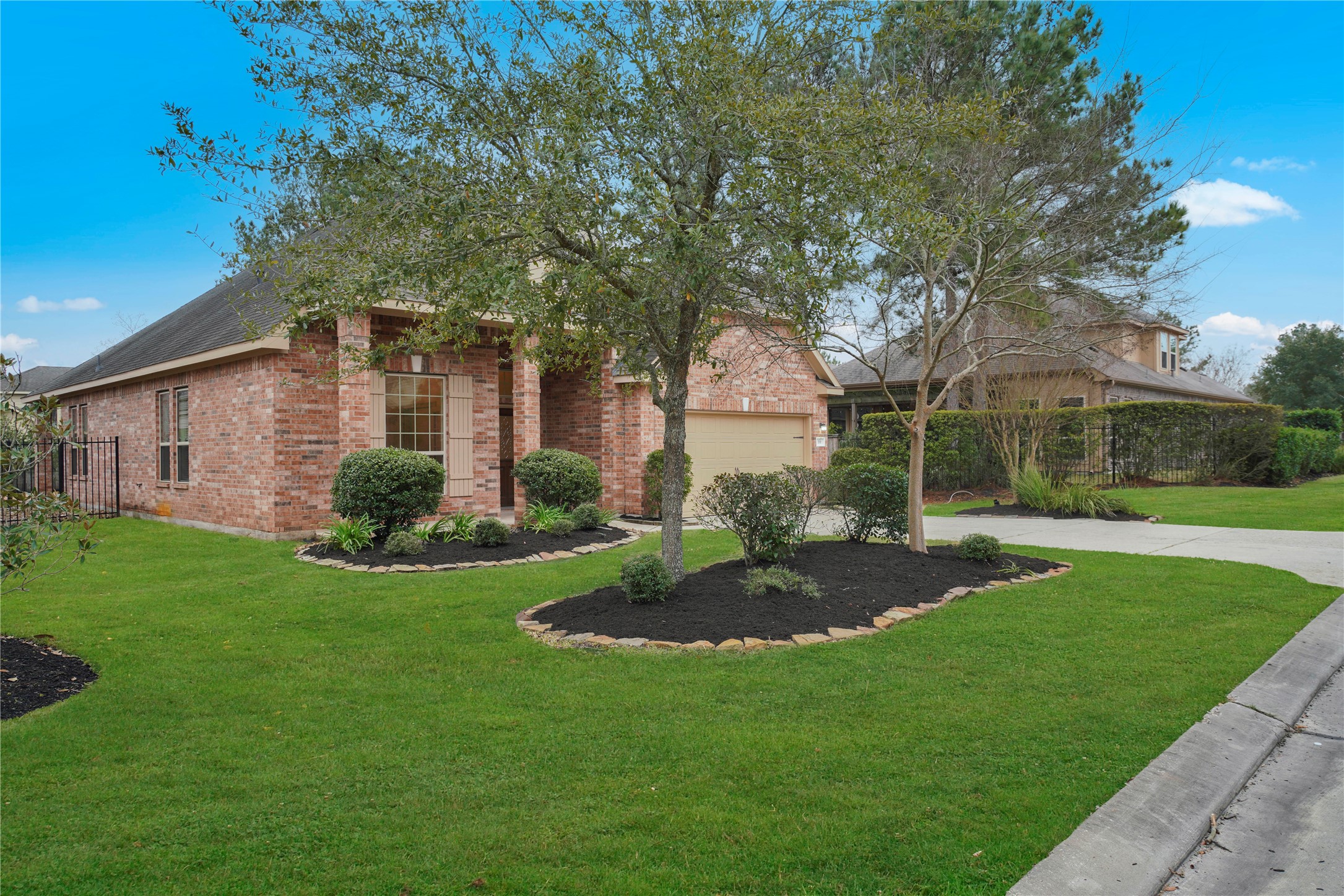 Listing photo 3