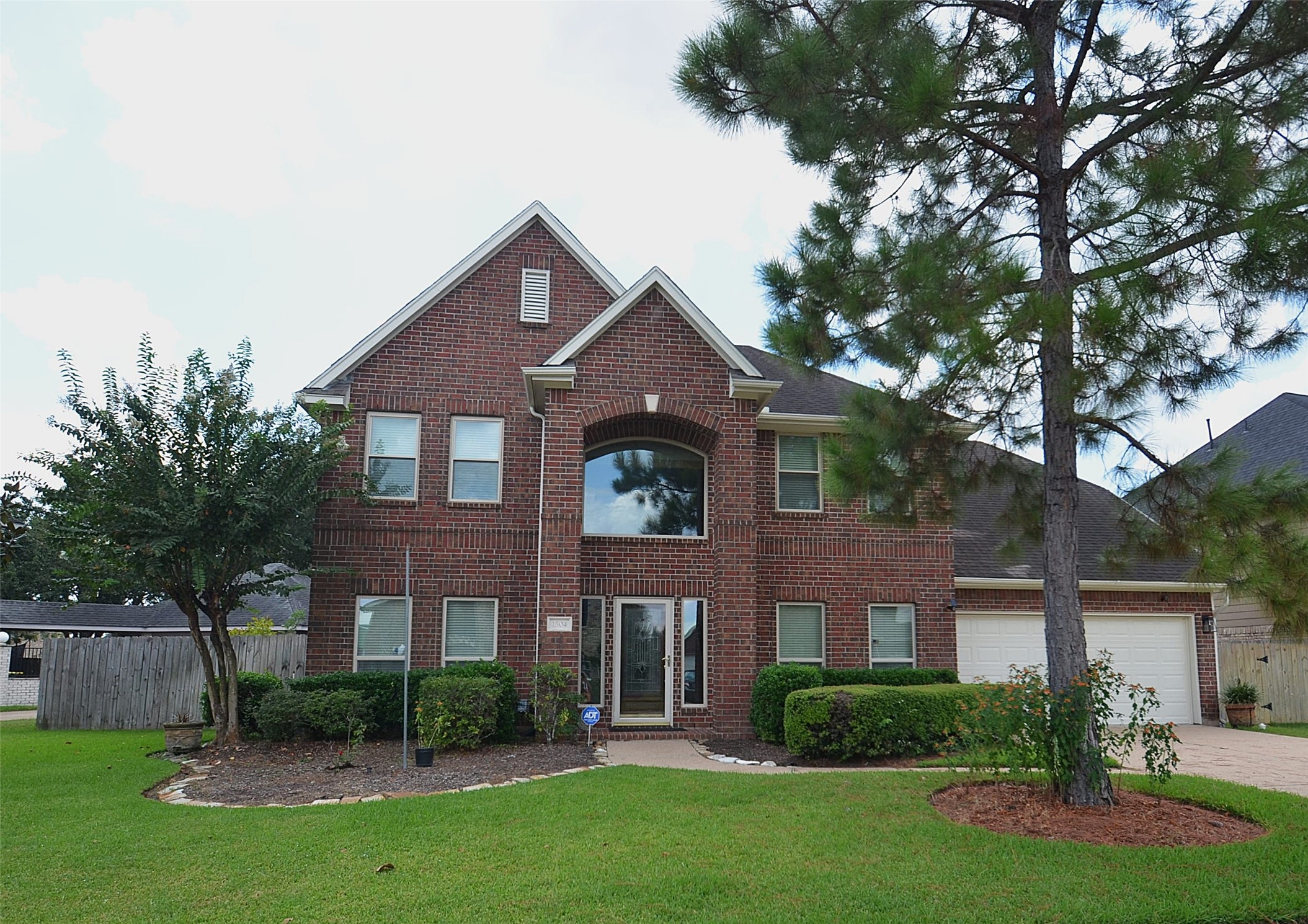 Listing photo 1