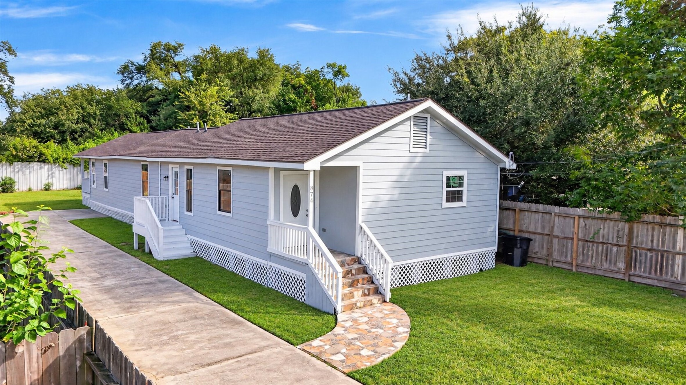 Listing photo 1
