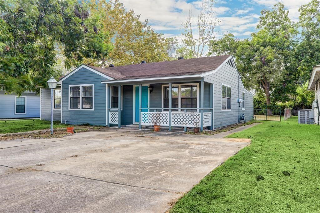 Listing photo 1