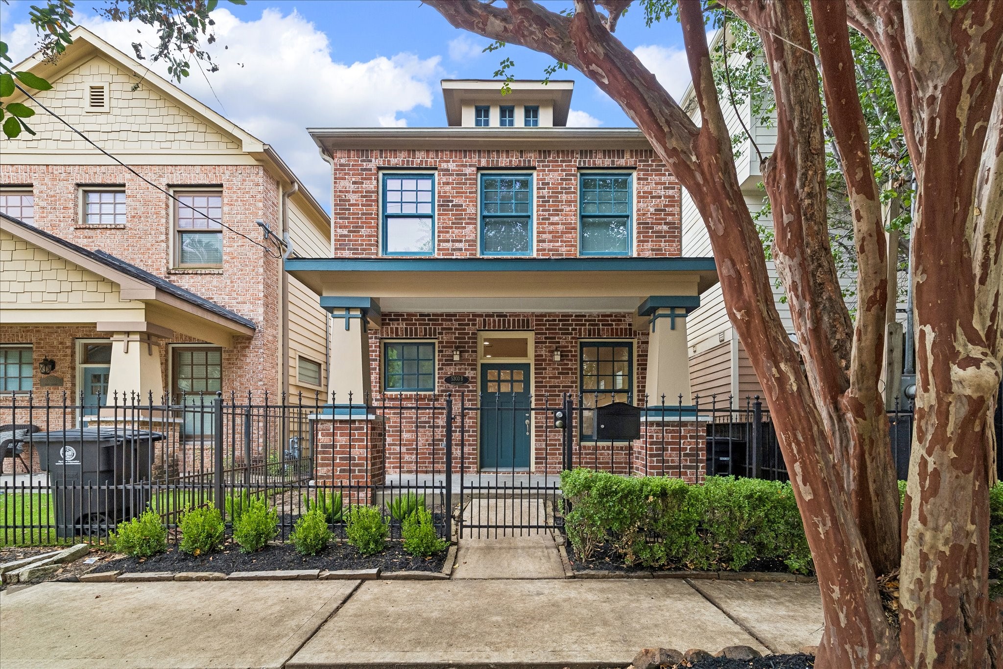 Listing photo 1