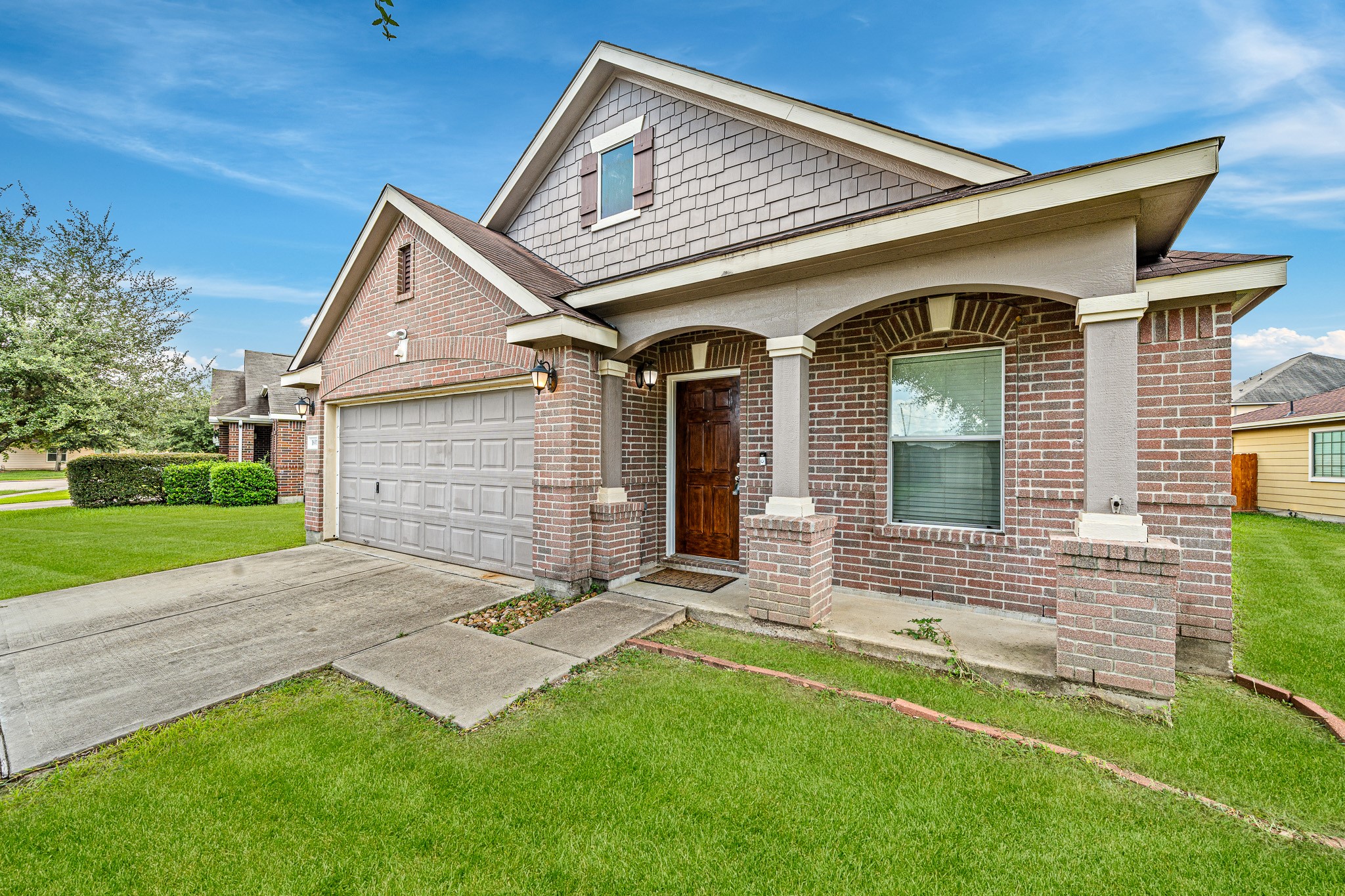 Listing photo 1