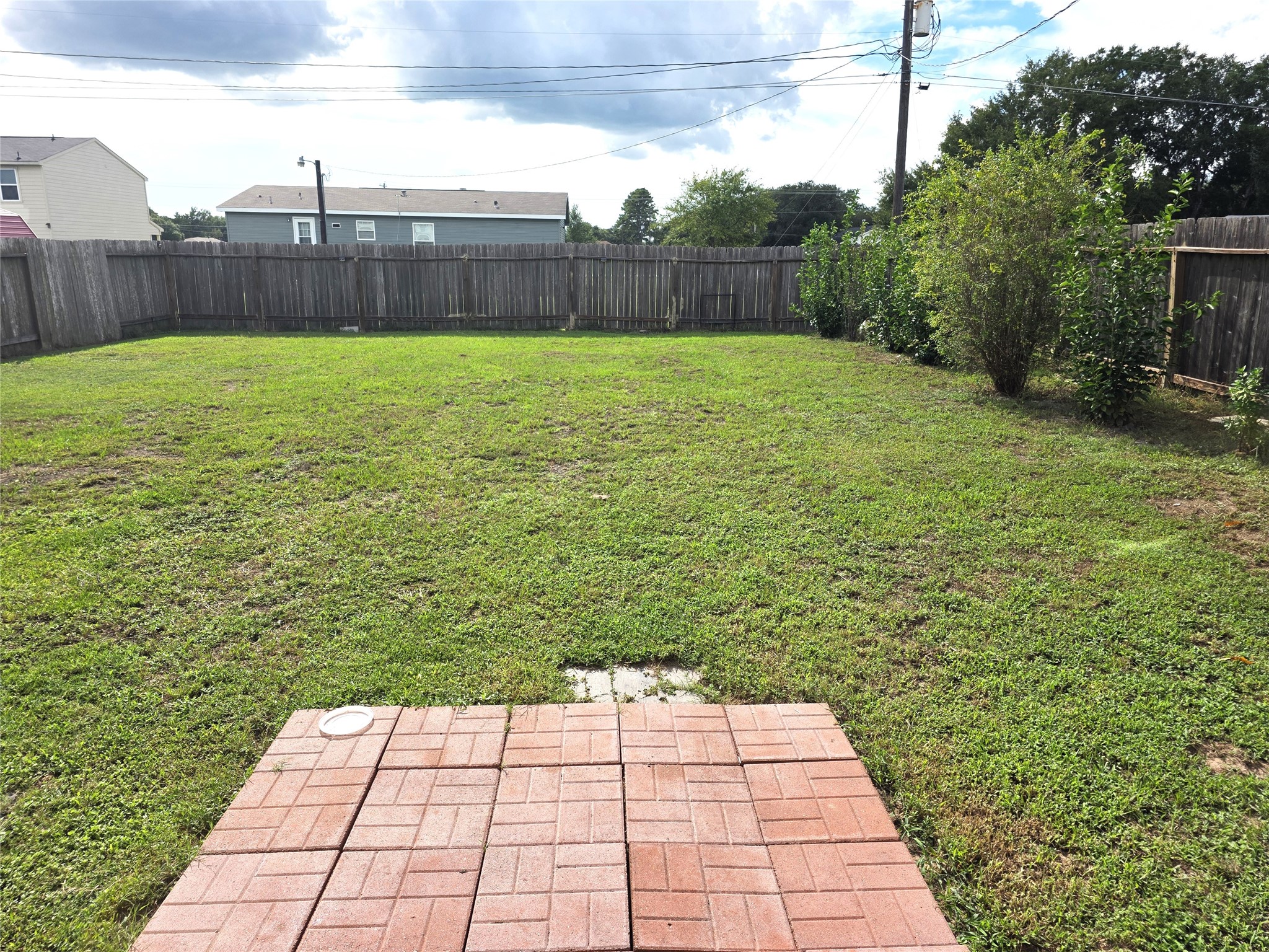 Listing photo 5