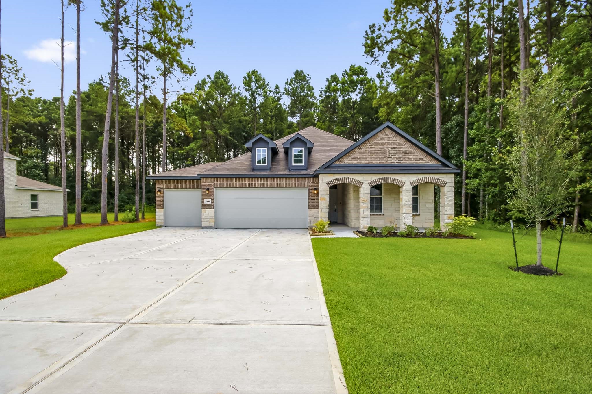 Listing photo 1