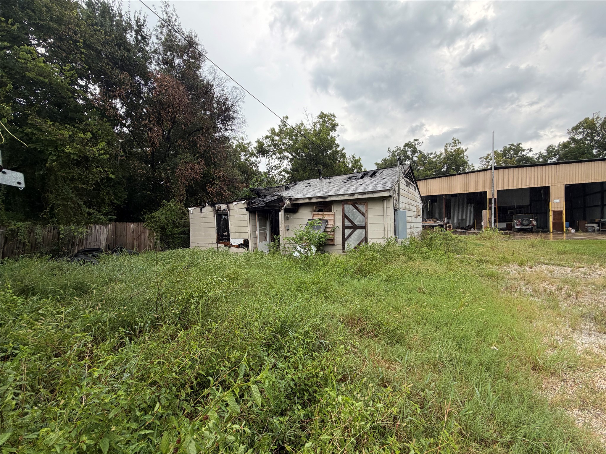 Listing photo 4