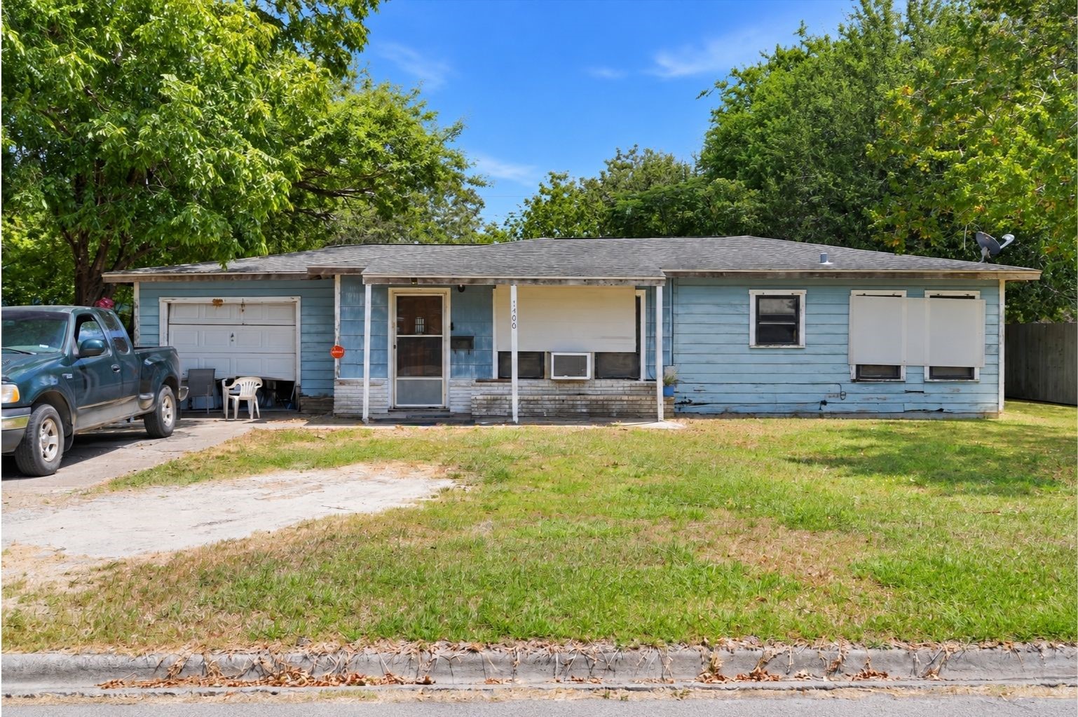 Listing photo 1